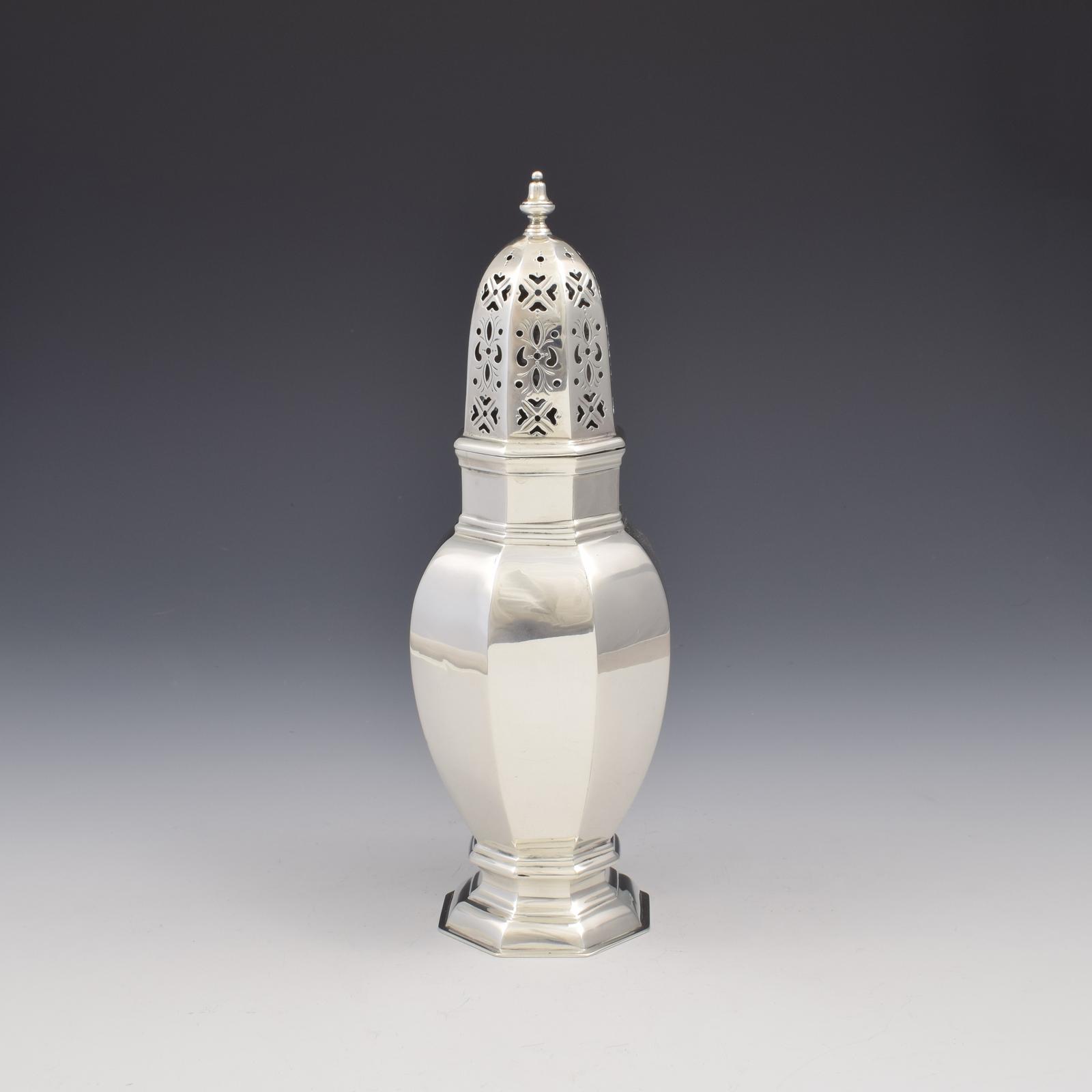 Large Edwardian Silver Sugar Caster Goldsmiths & Silversmiths Co. Ltd (1 of 7)