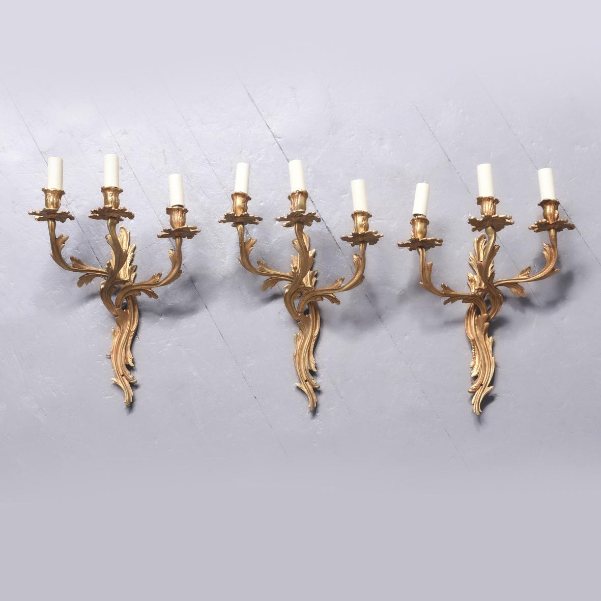 Set of 3 Gilded Brass Wall Sconces (1 of 8)