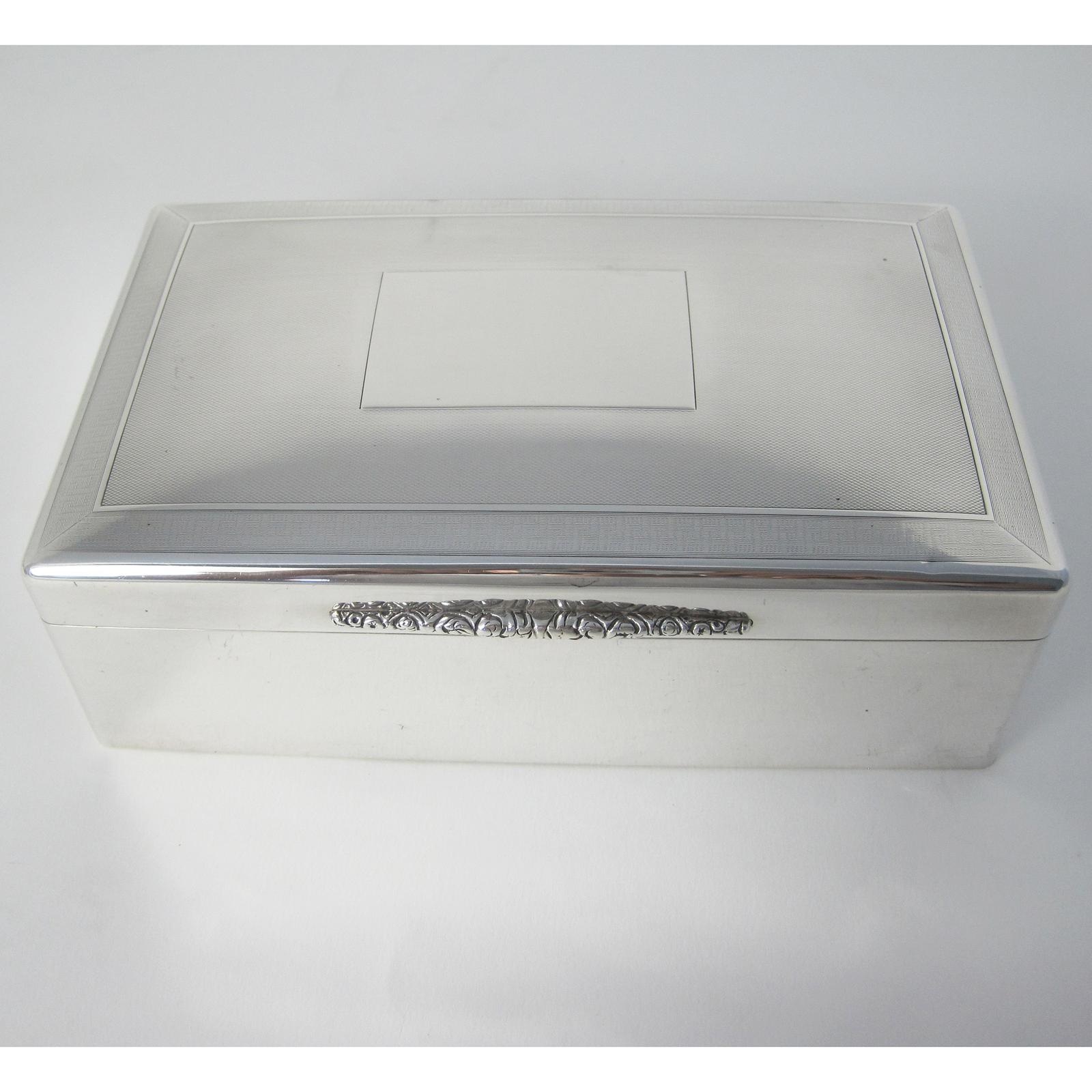 Handsome Large Rectangular Table Silver Cigar or Trinket Box (1 of 8) Handsome Large Rectangular Table Silver Cigar or Trinket Box (1 of 8)