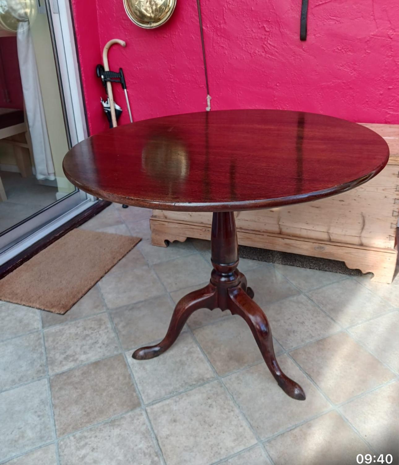 Georgian Mahogany Snap Top Table with Gun Barrel Column (1 of 7) Georgian Mahogany Snap Top Table with Gun Barrel Column (1 of 7)