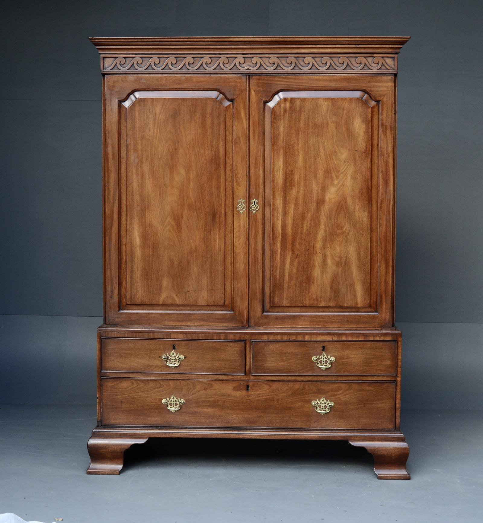 Georgian Mahogany Gentlemen's Wardrobe (1 of 8) Georgian Mahogany Gentlemen's Wardrobe (1 of 8)