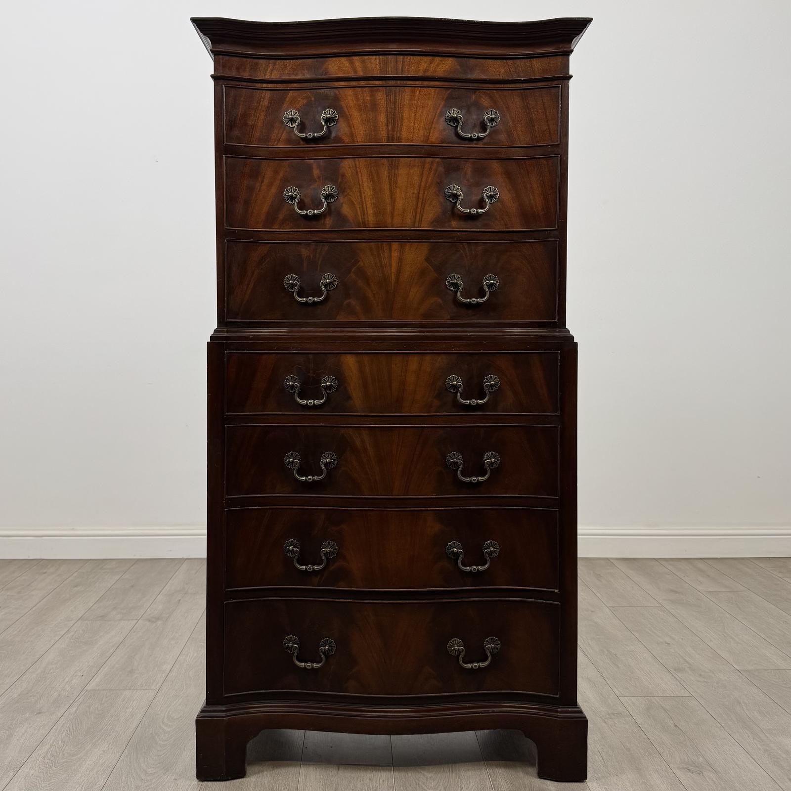 Antique 20th Century Serpentine Chest of Drawers in Mahogany (1 of 12) Antique 20th Century Serpentine Chest of Drawers in Mahogany (1 of 12)