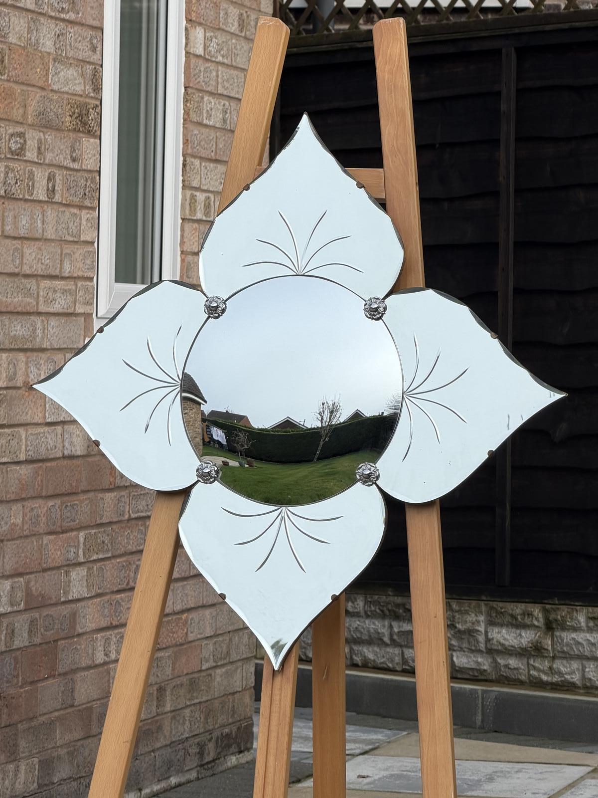 Silver Convex Flower (1 of 5) Silver Convex Flower (1 of 5)