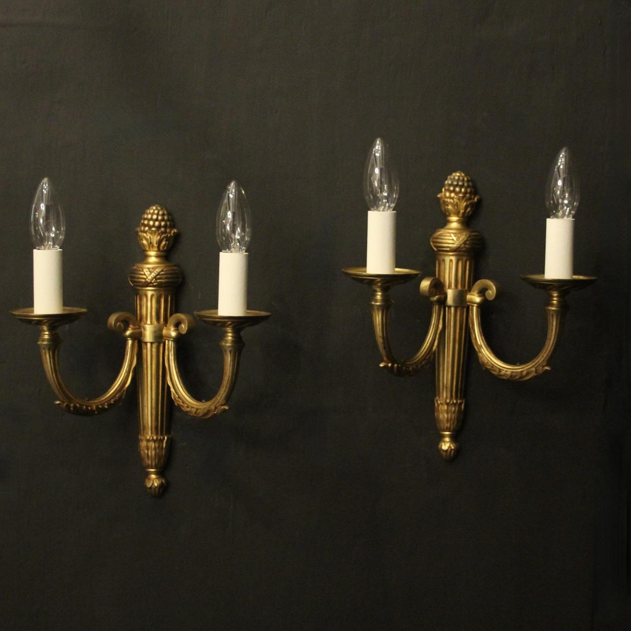 French Pair of Gilded Antique Wall Lights (1 of 10)