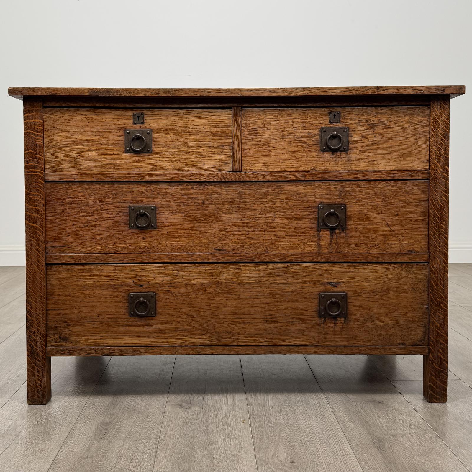 Antique 20th Century Arts & Crafts Chest of Drawers in Oak (1 of 11) Antique 20th Century Arts & Crafts Chest of Drawers in Oak (1 of 11)