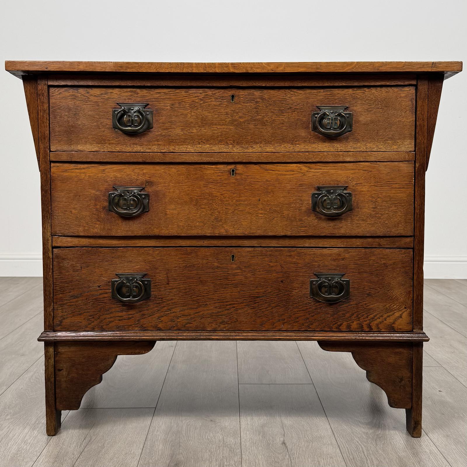 Antique 20th Century Arts & Crafts Style Oak Chest of Drawers (1 of 11)