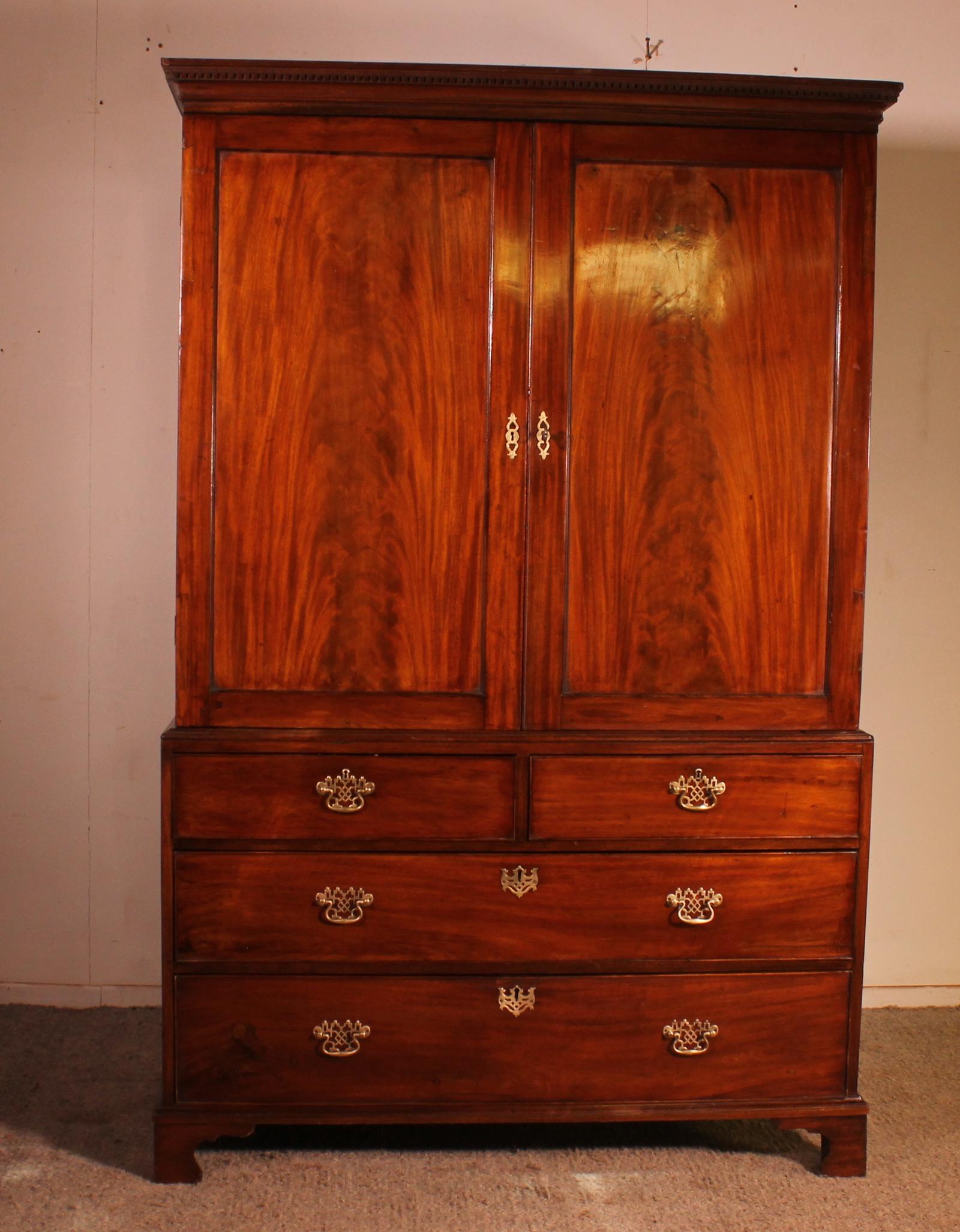 18th Century Mahogany Linen Press (1 of 12) 18th Century Mahogany Linen Press (1 of 12)