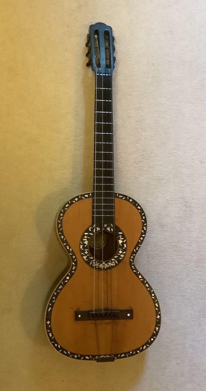 Early French Romantic Guitar (1 of 10)