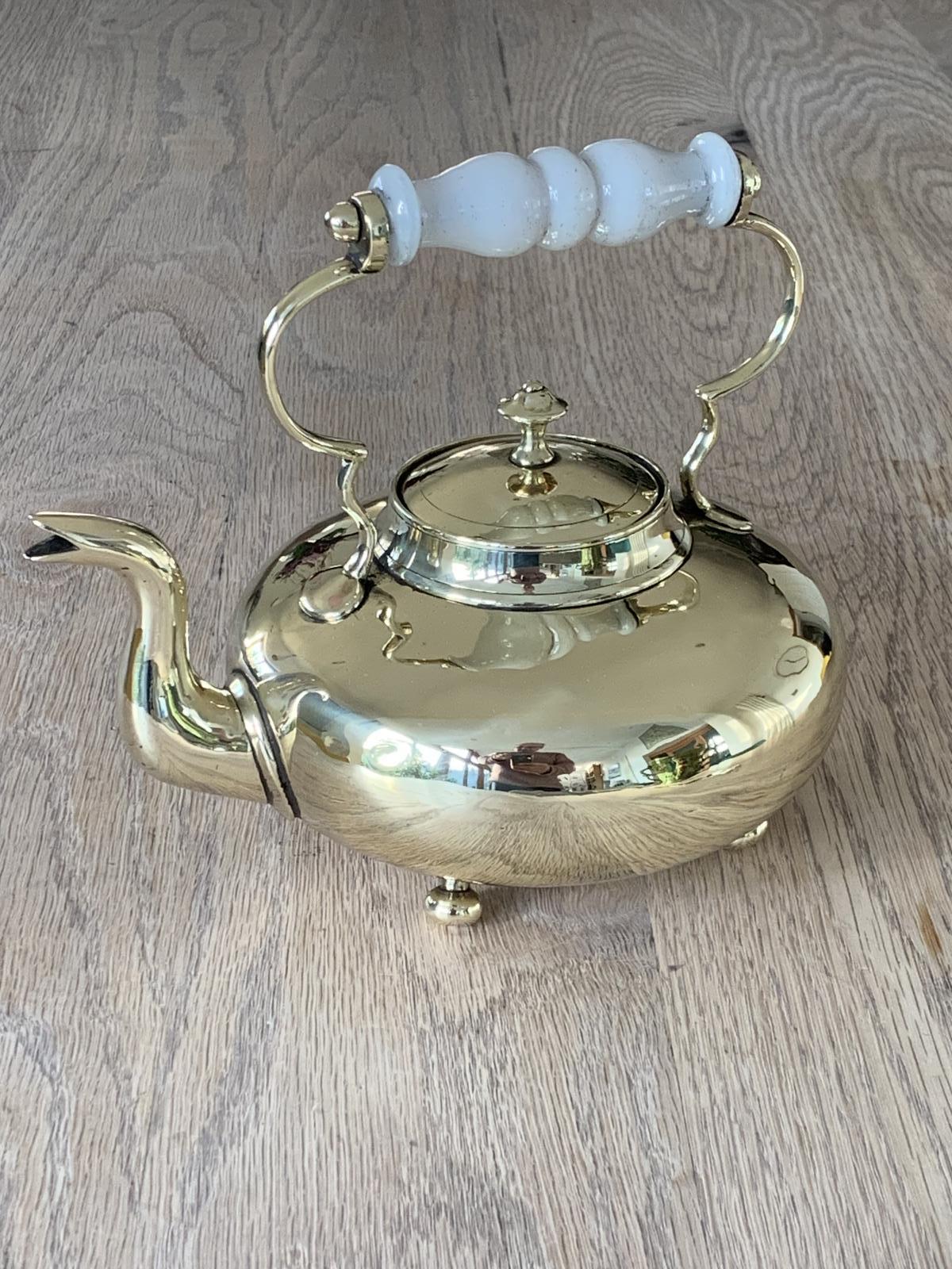Quality Scottish Brass Toddy Kettle with Opaline Glass Handle (1 of 6)