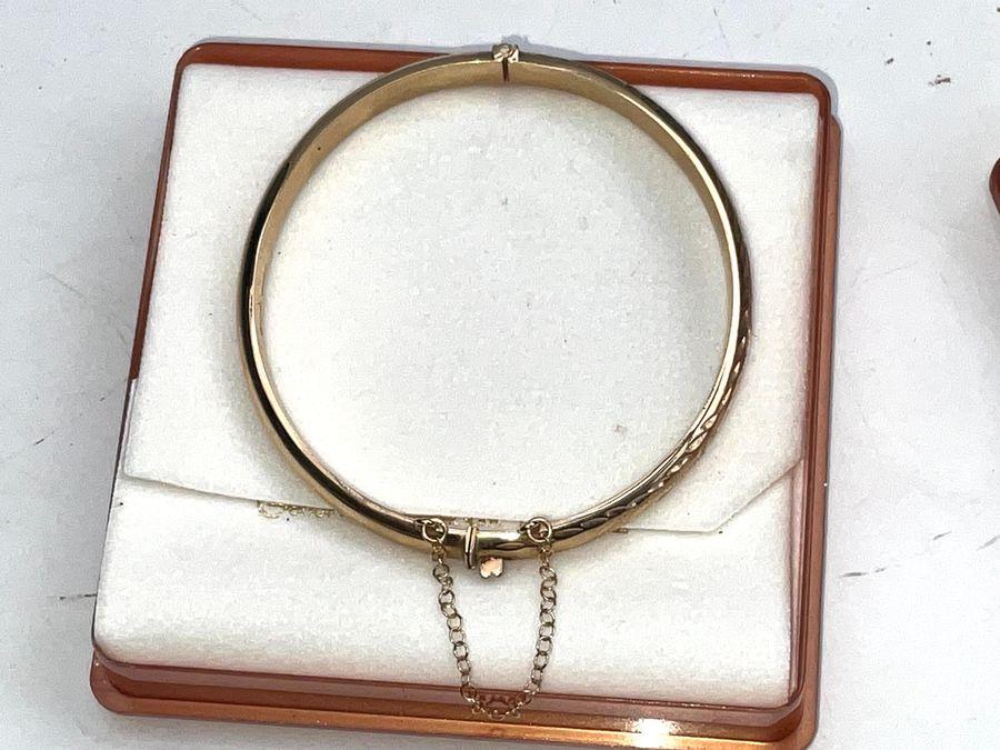 SOLID 9CT GOLD BRACELET (1 of 8)