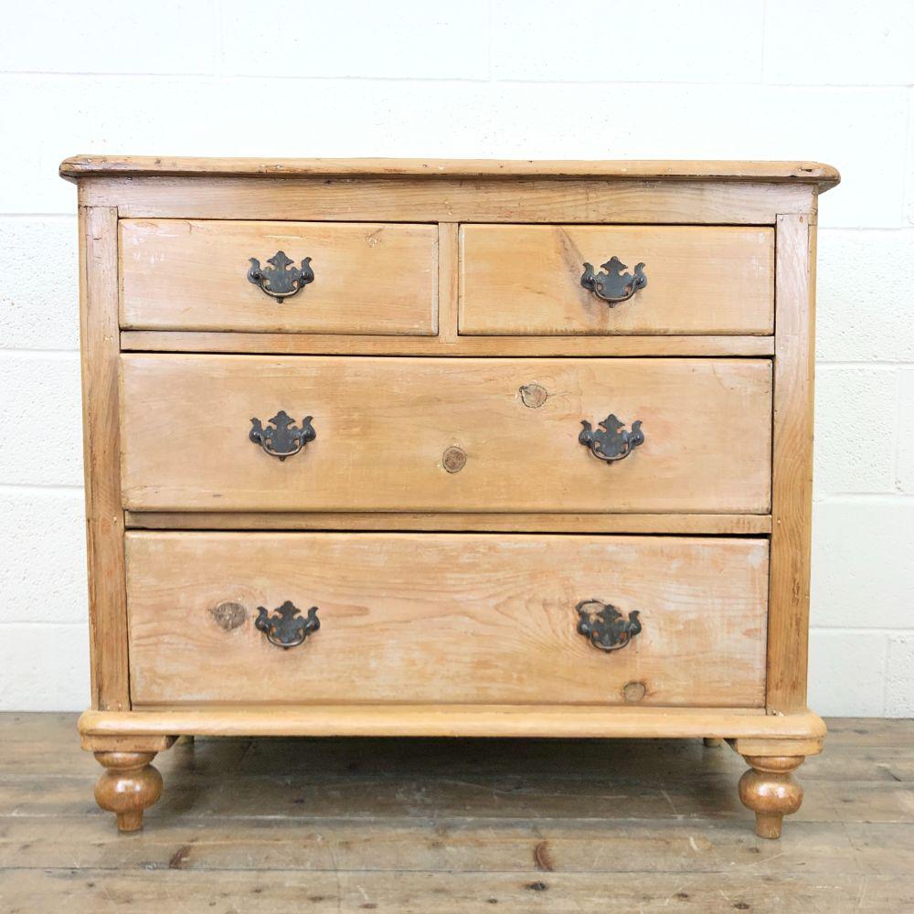 Antique Pine Chest of Drawers (1 of 9) Antique Pine Chest of Drawers (1 of 9)