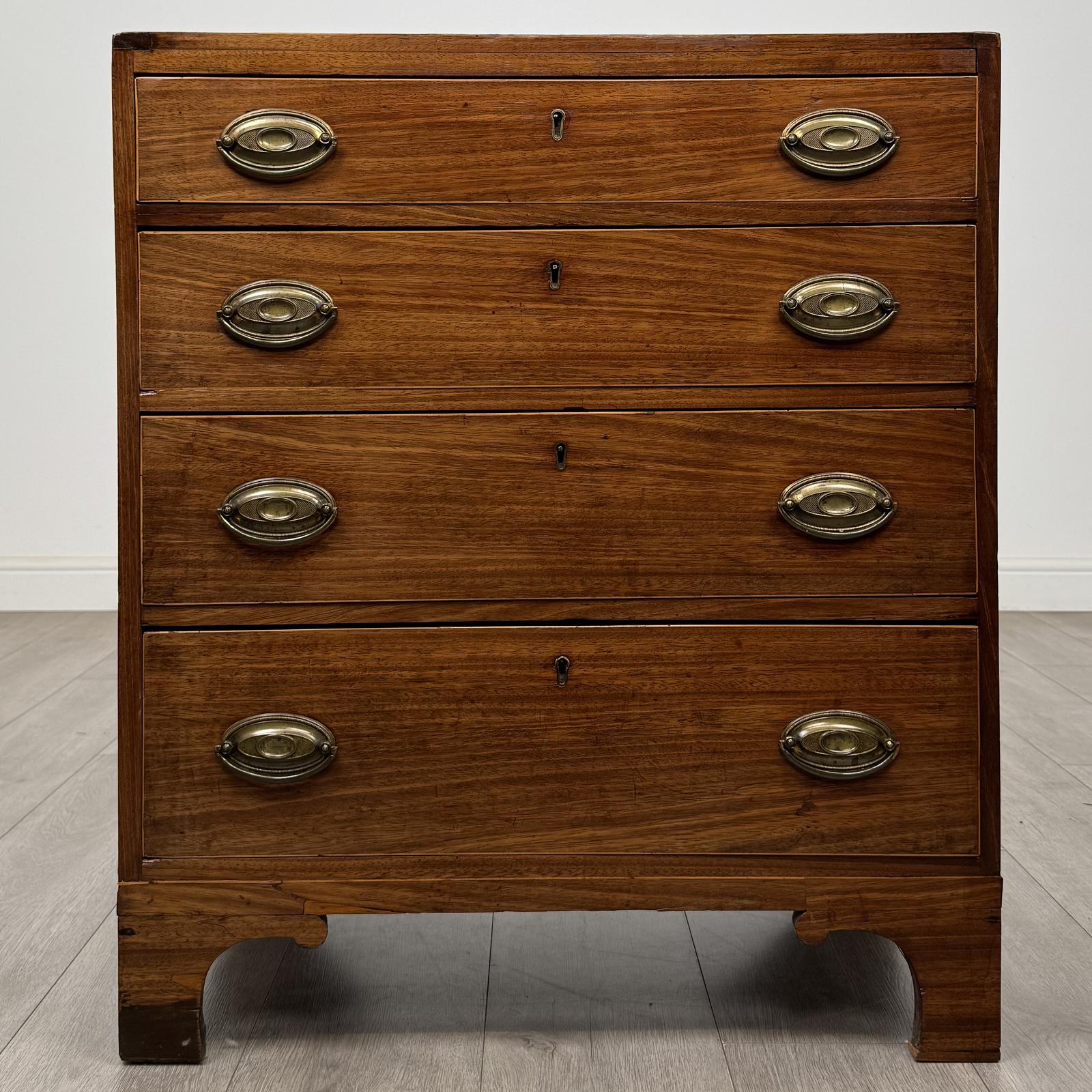 Antique 18th Century Small Georgian Chest of Drawers in Mahogany (1 of 11) Antique 18th Century Small Georgian Chest of Drawers in Mahogany (1 of 11)