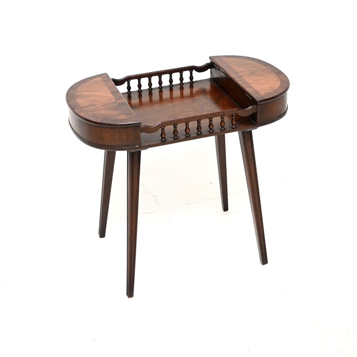 Antique Walnut Side / Drinks Table (1 of 8) Antique Walnut Side / Drinks Table (1 of 8)