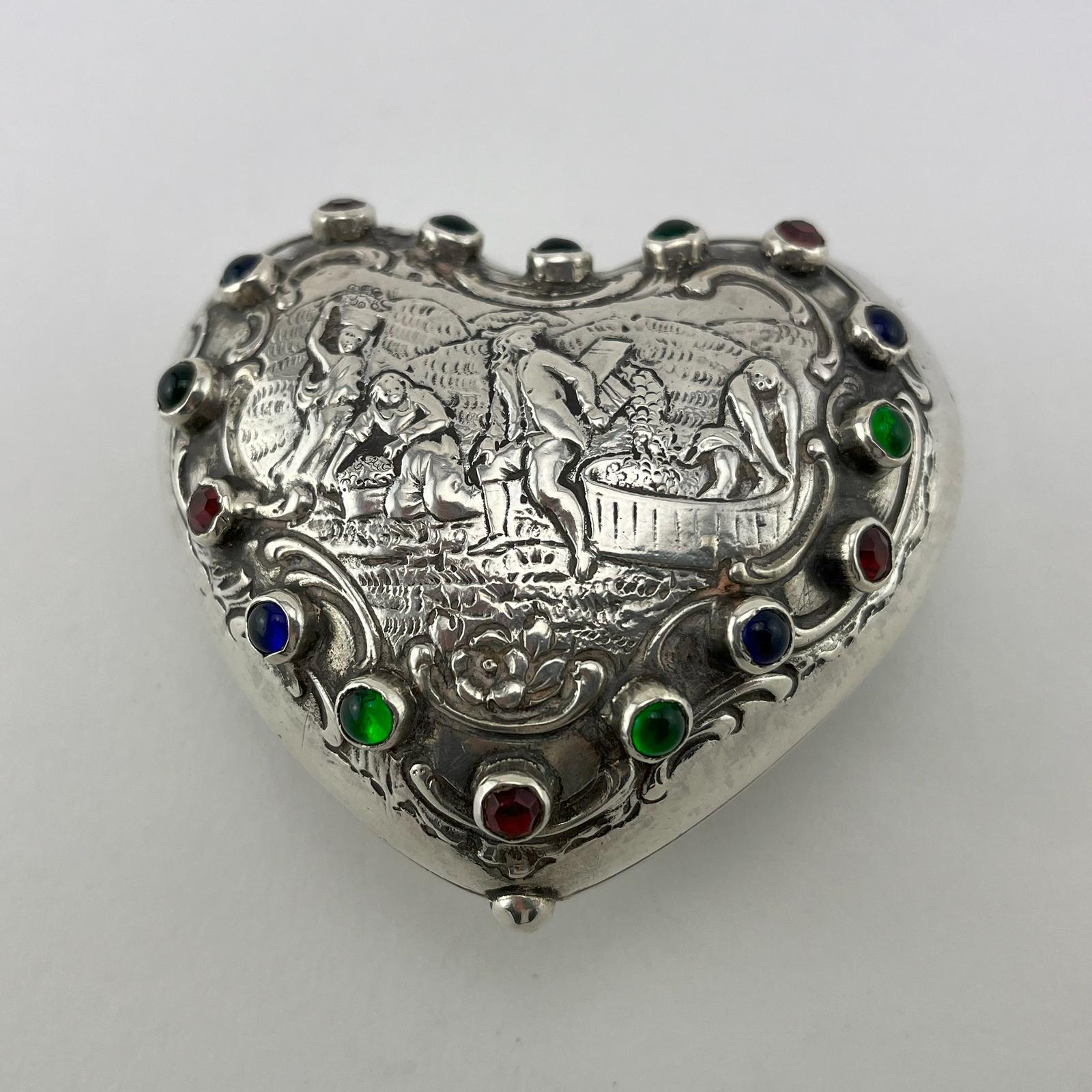 Decorative Heart Shaped Dutch Sterling Silver Trinket Box (1 of 4) Decorative Heart Shaped Dutch Sterling Silver Trinket Box (1 of 4)
