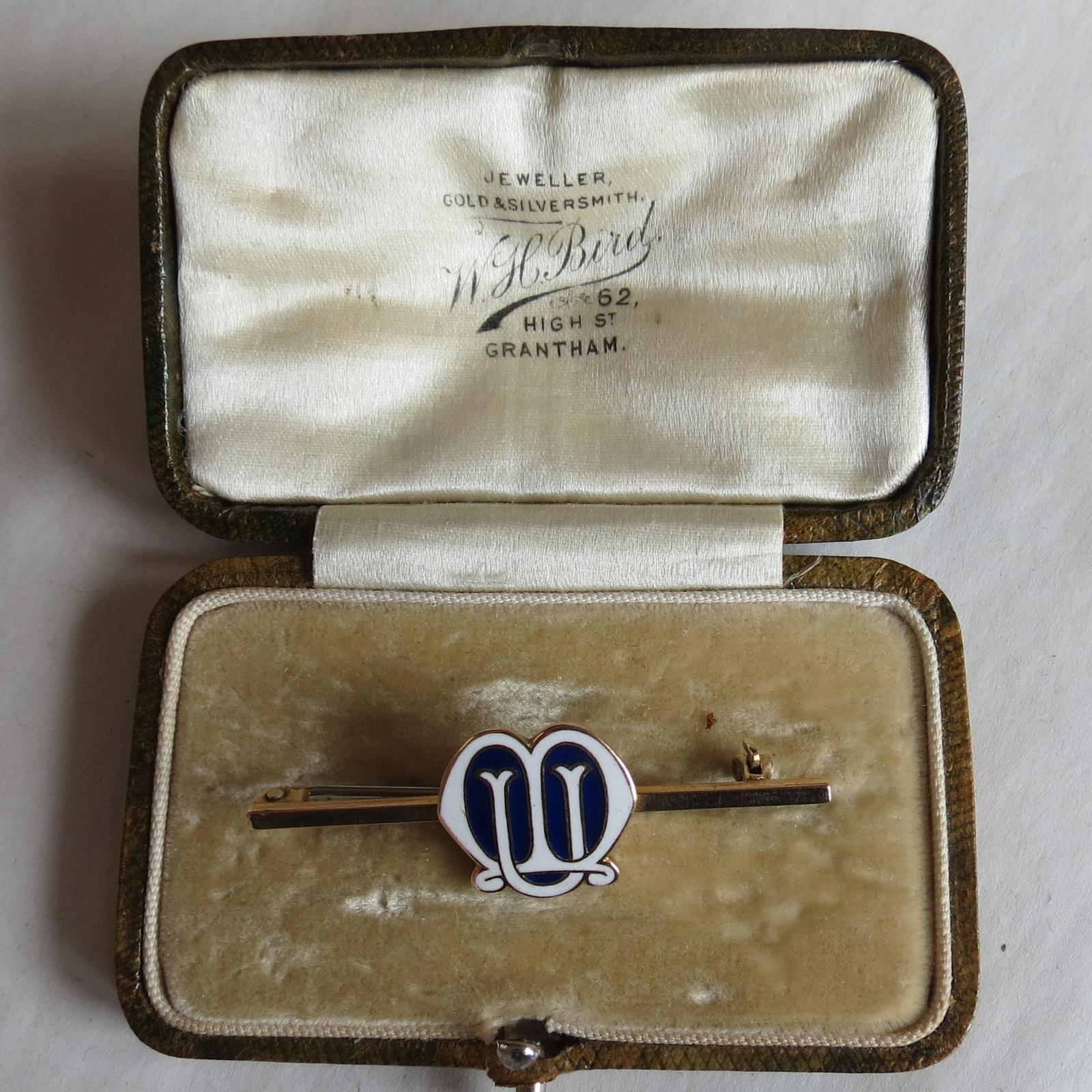 Gold & Enamel Mothers Union Brooch (1 of 9) Gold & Enamel Mothers Union Brooch (1 of 9)