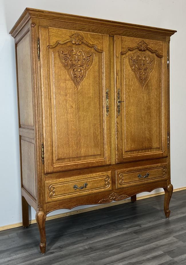 Amazing Vintage French Louis XIV Cabinet (1 of 9) Amazing Vintage French Louis XIV Cabinet (1 of 9)