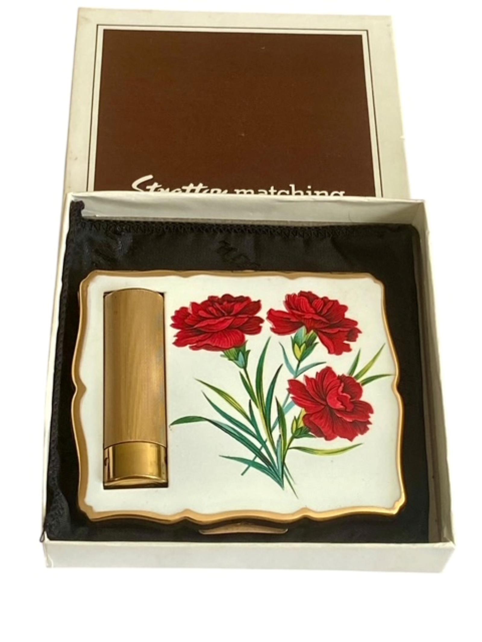 Vintage Stratton in Hand Powder Compact with Lipstick Unused Circa 1960 (1 of 8) Vintage Stratton in Hand Powder Compact with Lipstick Unused Circa 1960 (1 of 8)