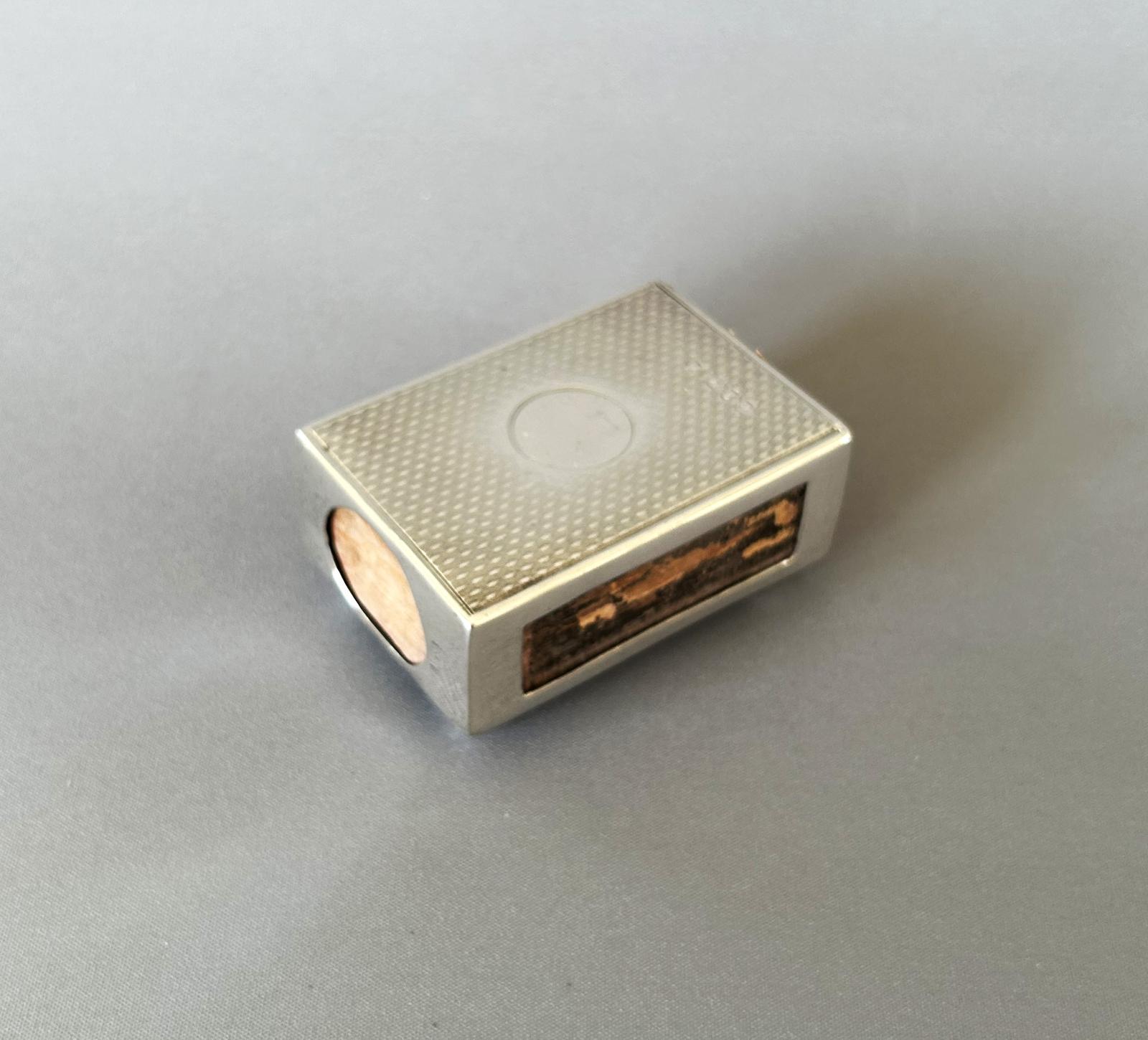 An Edwardian Silver Table Matchbox Holder (1 of 7)