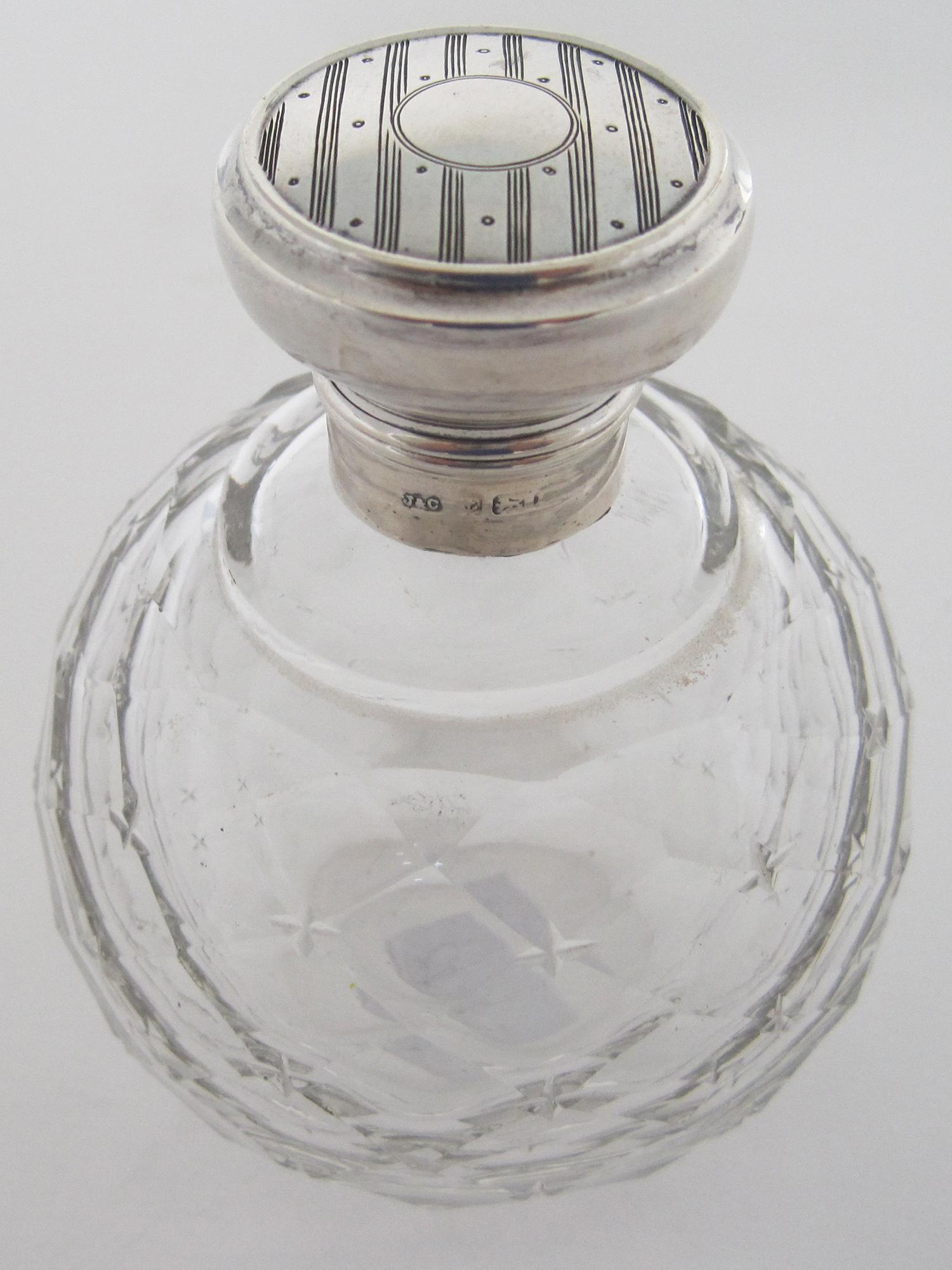 Small Silver & Cut Glass Edwardian Perfume Bottle (1 of 6) Small Silver & Cut Glass Edwardian Perfume Bottle (1 of 6)