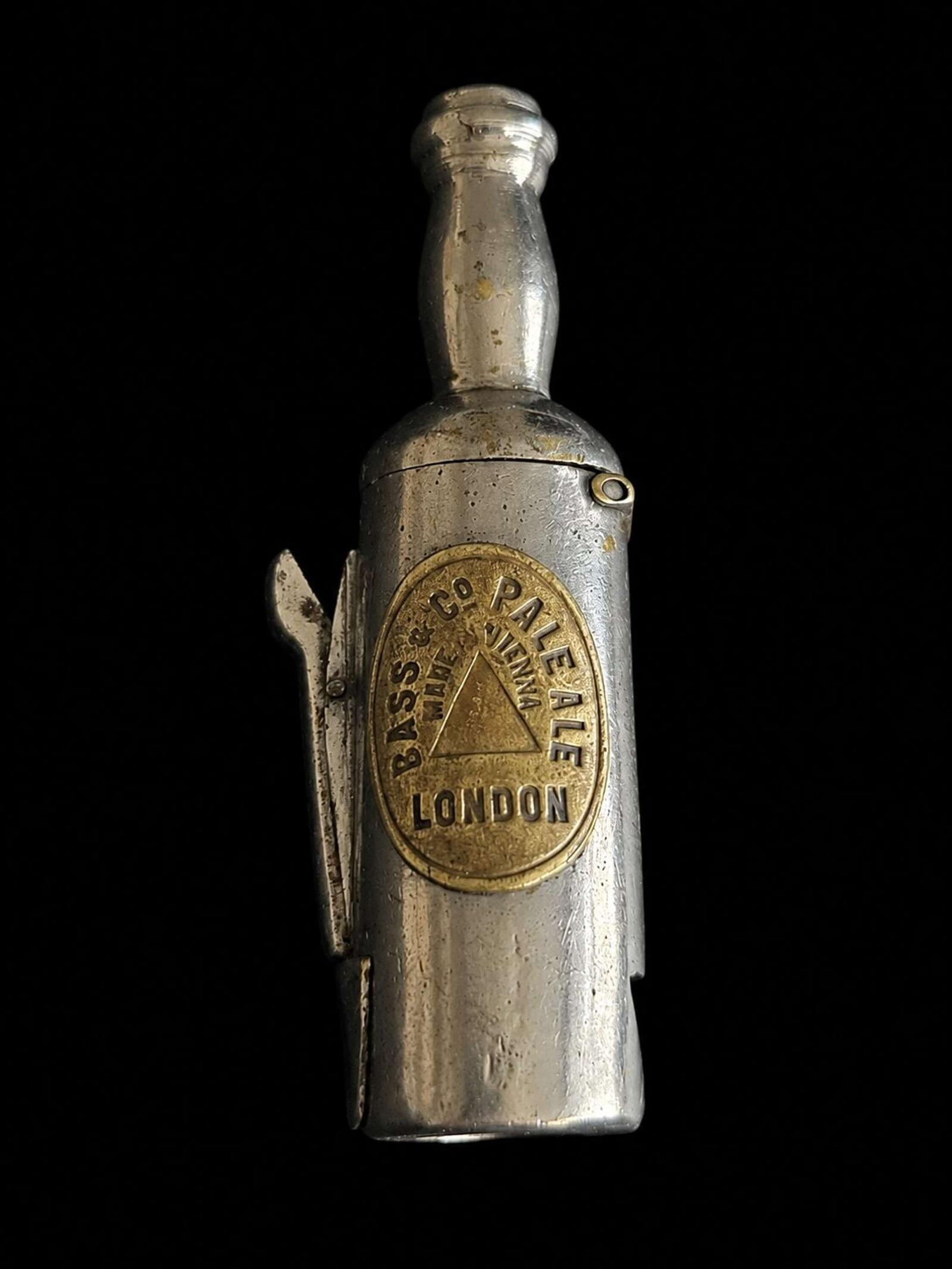 Advertising Antique Bass Ale Vesta Case and Cigar Cutter (1 of 7) Advertising Antique Bass Ale Vesta Case and Cigar Cutter (1 of 7)