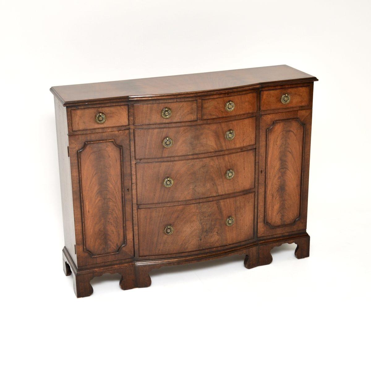 Antique Georgian Style Mahogany Small Breakfront Sideboard (1 of 8) Antique Georgian Style Mahogany Small Breakfront Sideboard (1 of 8)