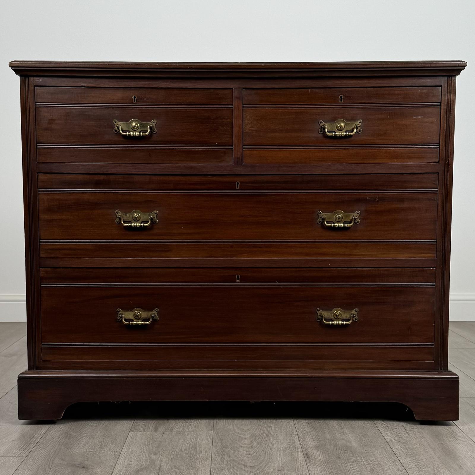 Antique 20th Century Chest Of Drawers In Walnut (1 of 11) Antique 20th Century Chest Of Drawers In Walnut (1 of 11)