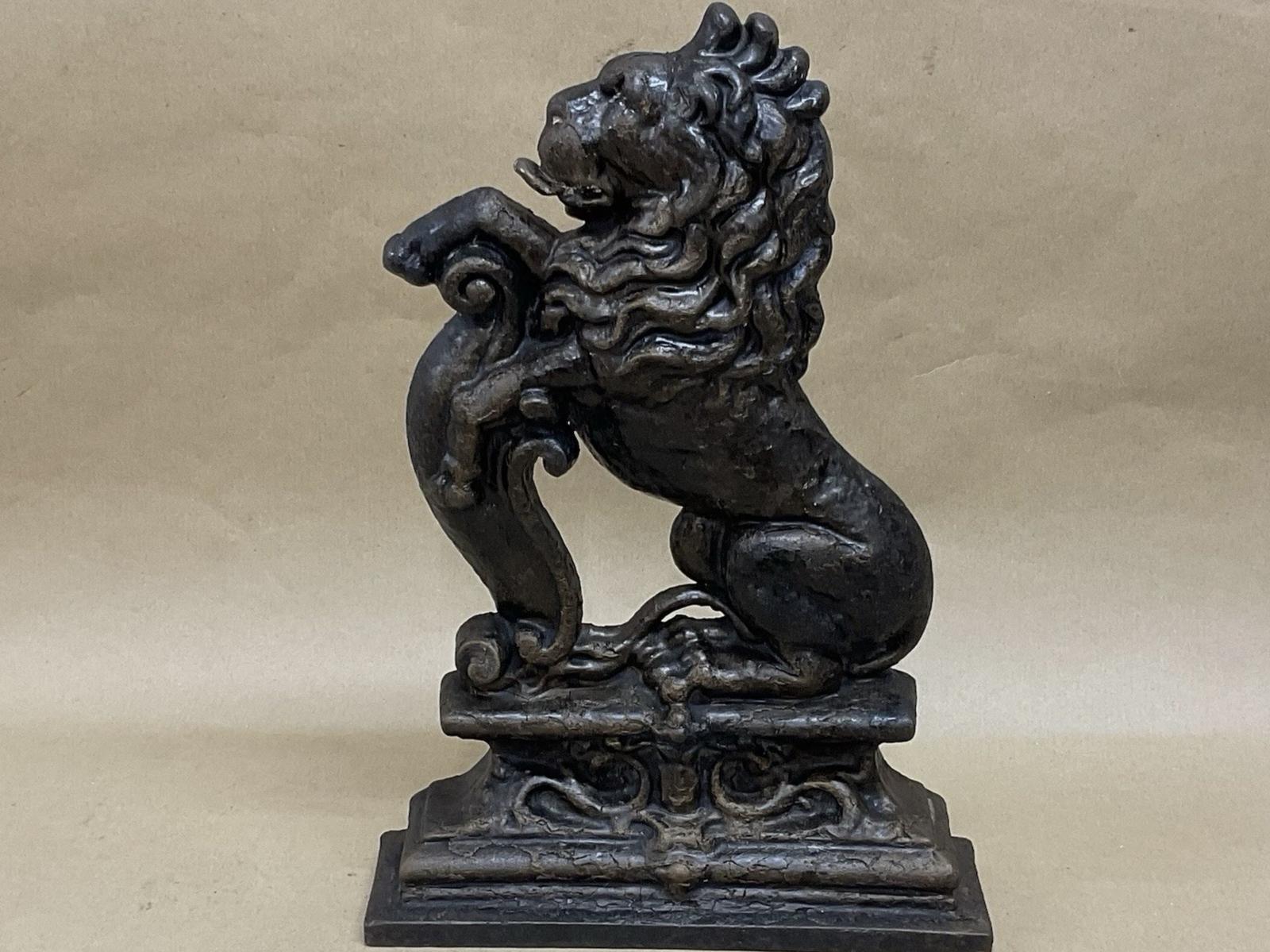 Georgian Cast Iron Lion Rampant Door Stop / Porter (5.9kg) Antique c.1820 (1 of 6) Georgian Cast Iron Lion Rampant Door Stop / Porter (5.9kg) Antique c.1820 (1 of 6)