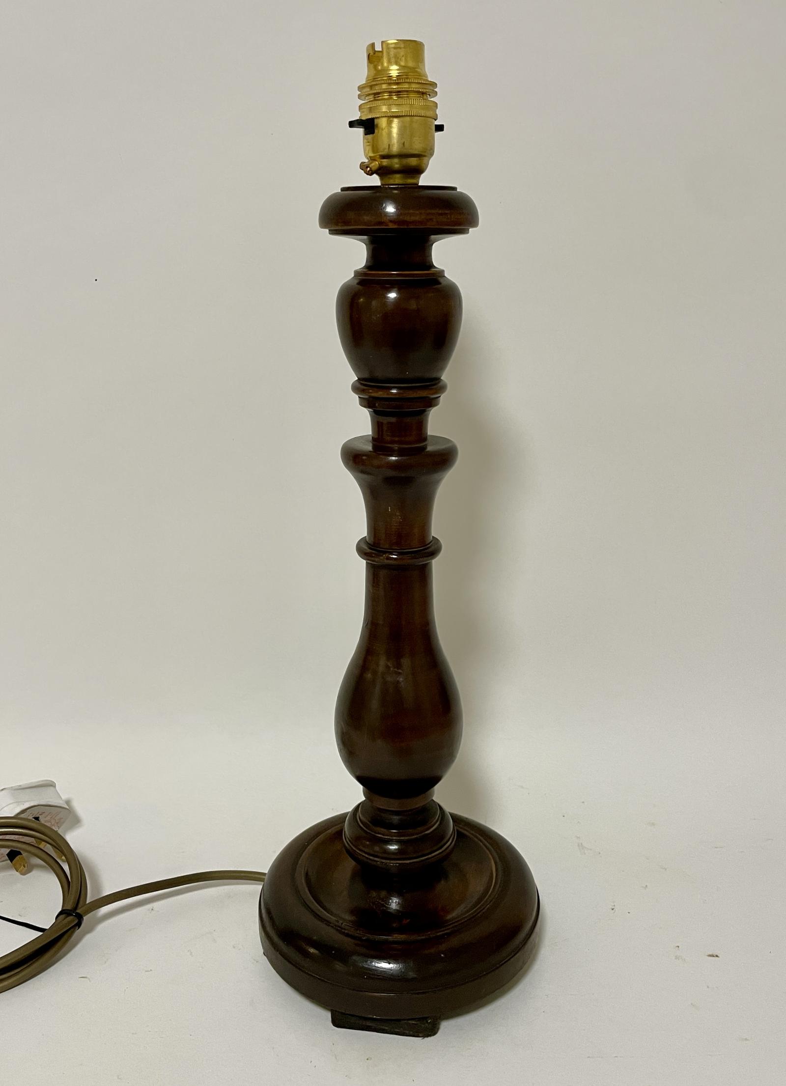 Antique Turned Mahogany Table Lamp (1 of 8) Antique Turned Mahogany Table Lamp (1 of 8)
