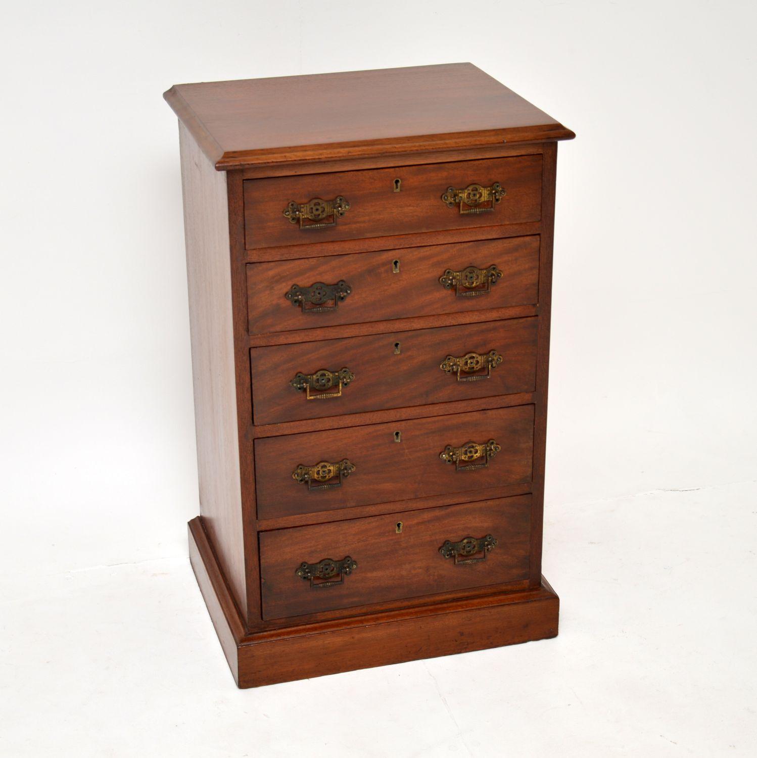 Antique Victorian Mahogany Chest of Drawers (1 of 10) Antique Victorian Mahogany Chest of Drawers (1 of 10)