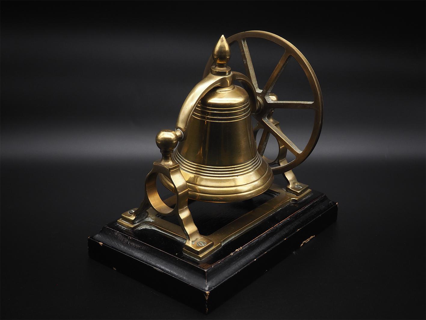 Unusual Victorian Hotel Reception Bell (1 of 6) Unusual Victorian Hotel Reception Bell (1 of 6)