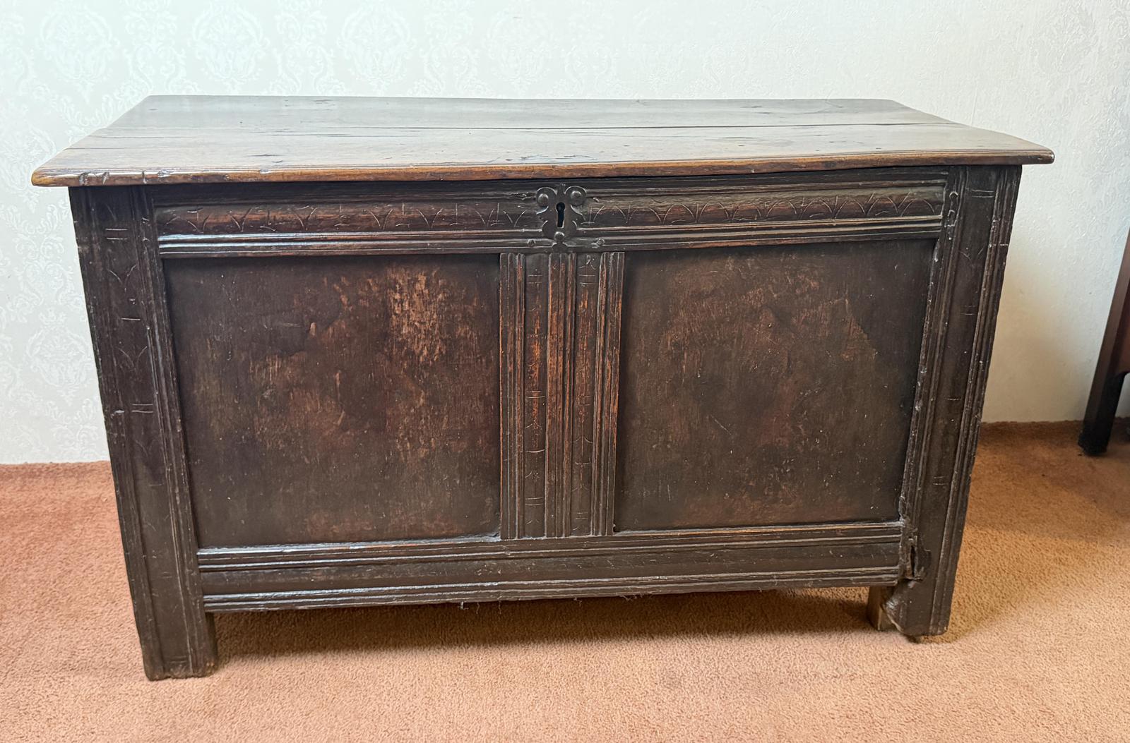 Good Late 17th / Early 18th Century Oak Coffer (1 of 4) Good Late 17th / Early 18th Century Oak Coffer (1 of 4)