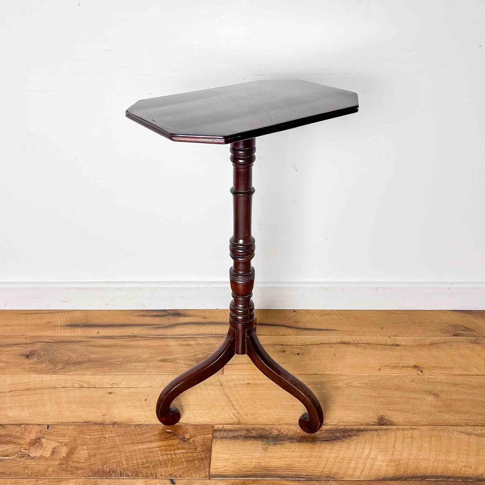 Early 19th Century Mahogany Tripod Wine Table (1 of 9) Early 19th Century Mahogany Tripod Wine Table (1 of 9)