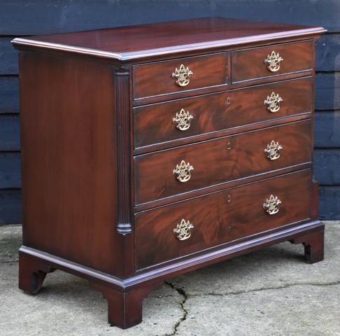 Good Quality Georgian Mahogany Chest of Drawers with Quarter Columns c.1760 (1 of 10) Good Quality Georgian Mahogany Chest of Drawers with Quarter Columns c.1760 (1 of 10)