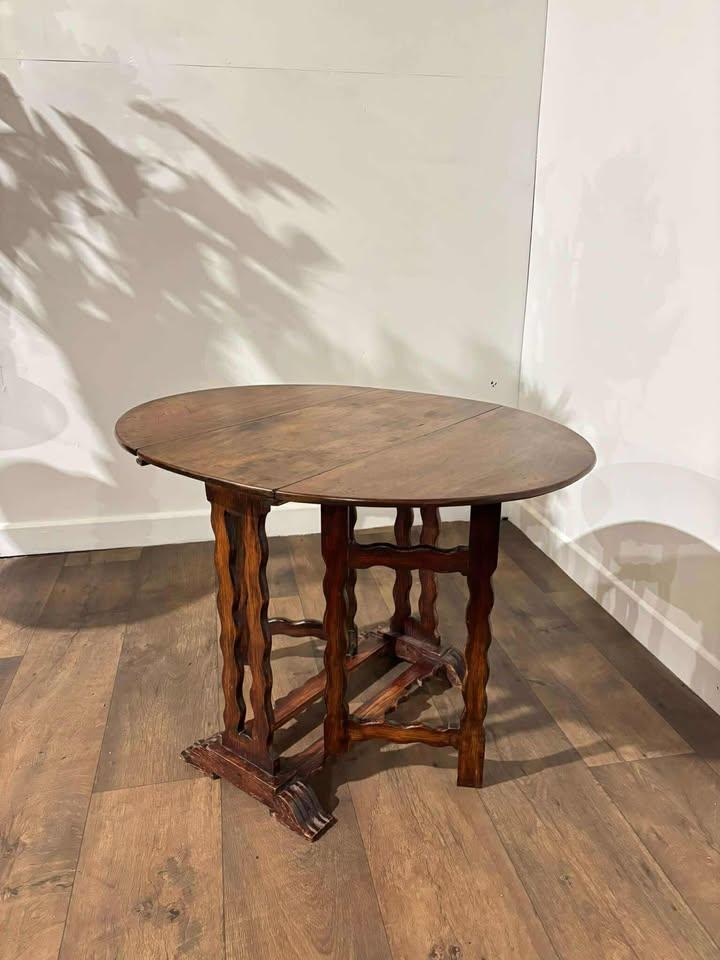 Vintage Mahogany & Oak Drop Leaf Table of Small Proportions (1 of 17)