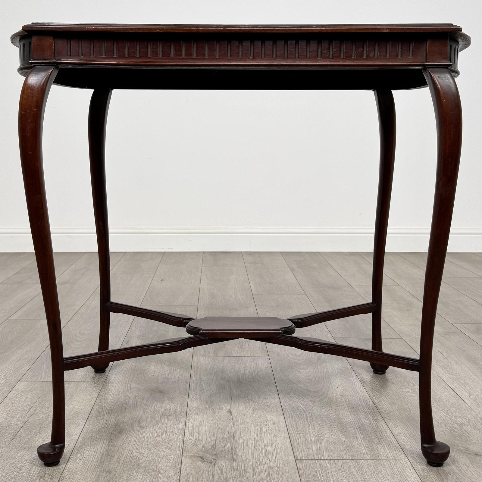 Antique 20th Century Good Quality Side Table in Mahogany (1 of 9)
