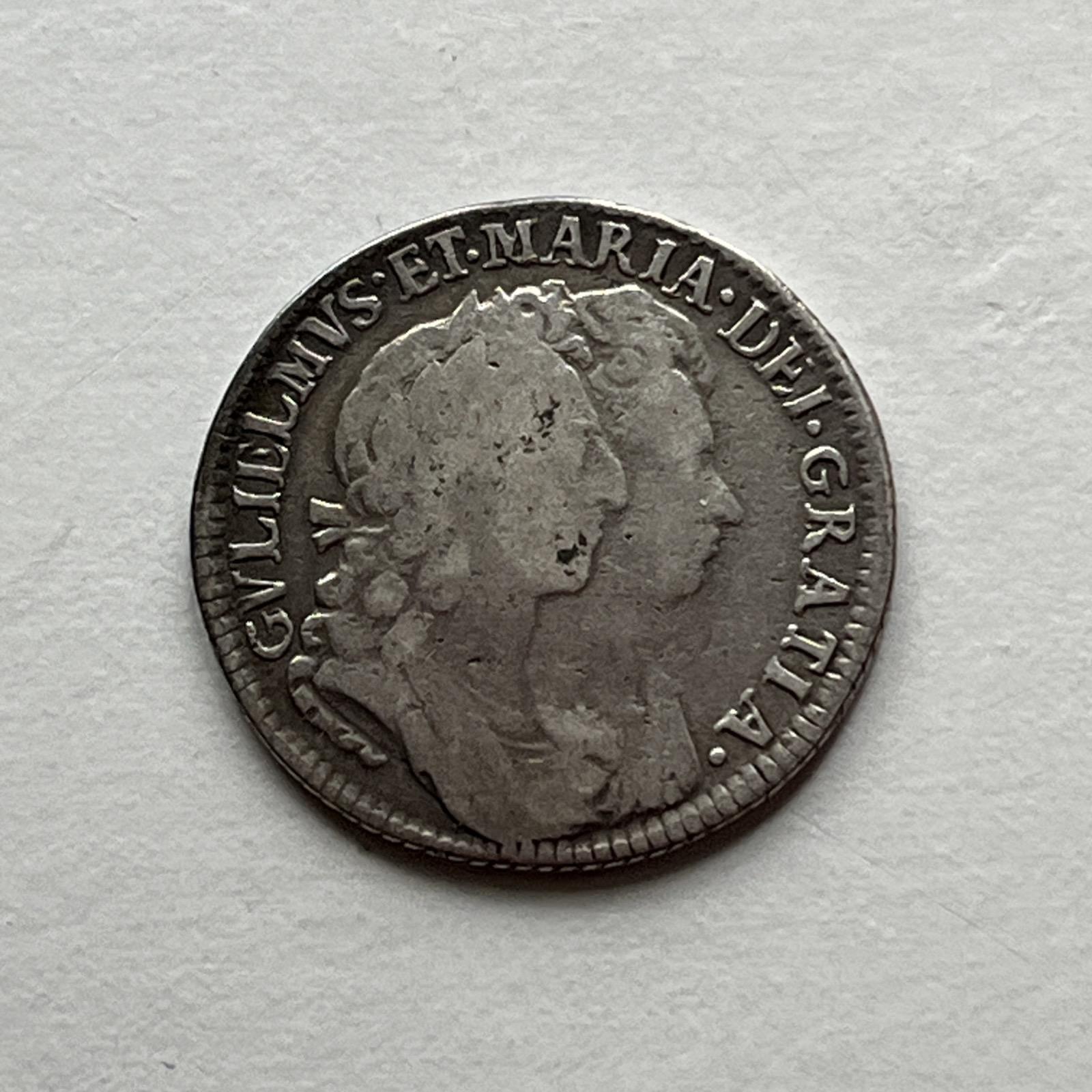 William & Mary - Silver 1693 Shilling (1 of 8)