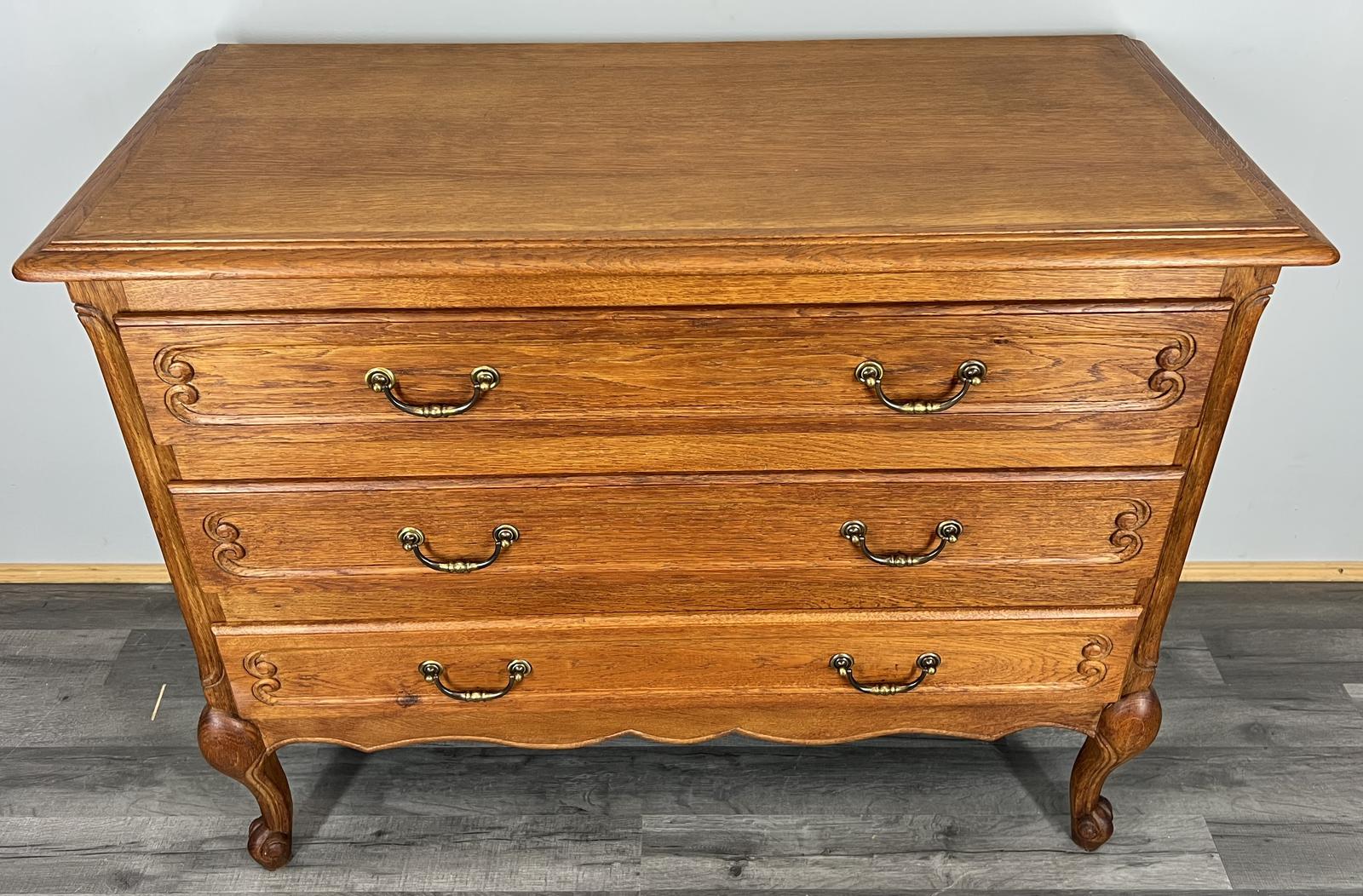 Chest of Drawers Vintage French Style Oak Carved Cabinet (1 of 12) Chest of Drawers Vintage French Style Oak Carved Cabinet (1 of 12)