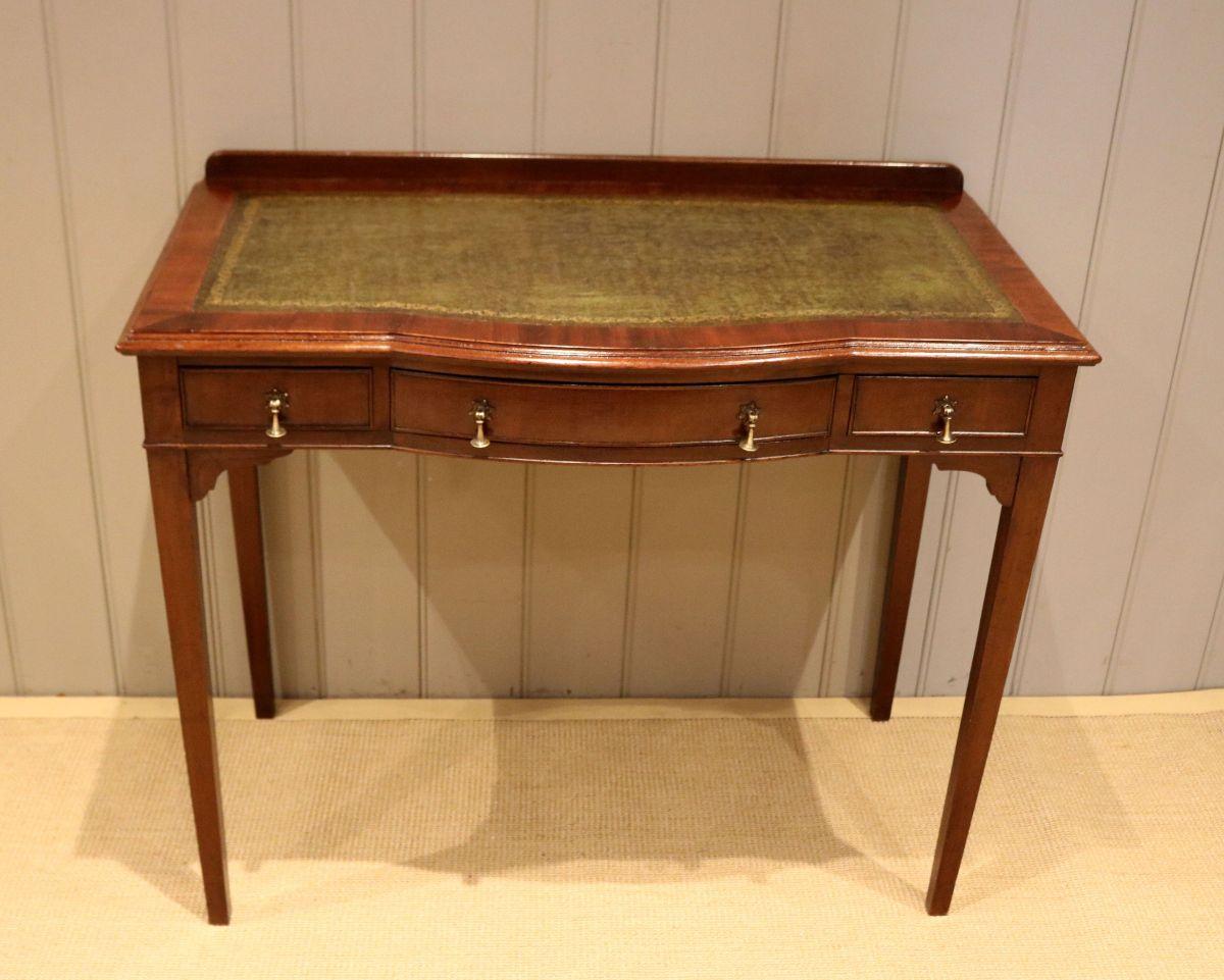 Edwardain Mahogany Bow Front Writing Desk (1 of 10)