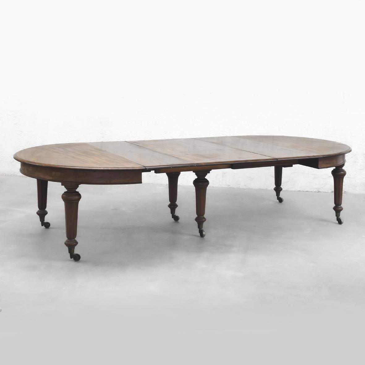 Quality Extending Mahogany Dining Table & 3 Original Leaves (1 of 3)