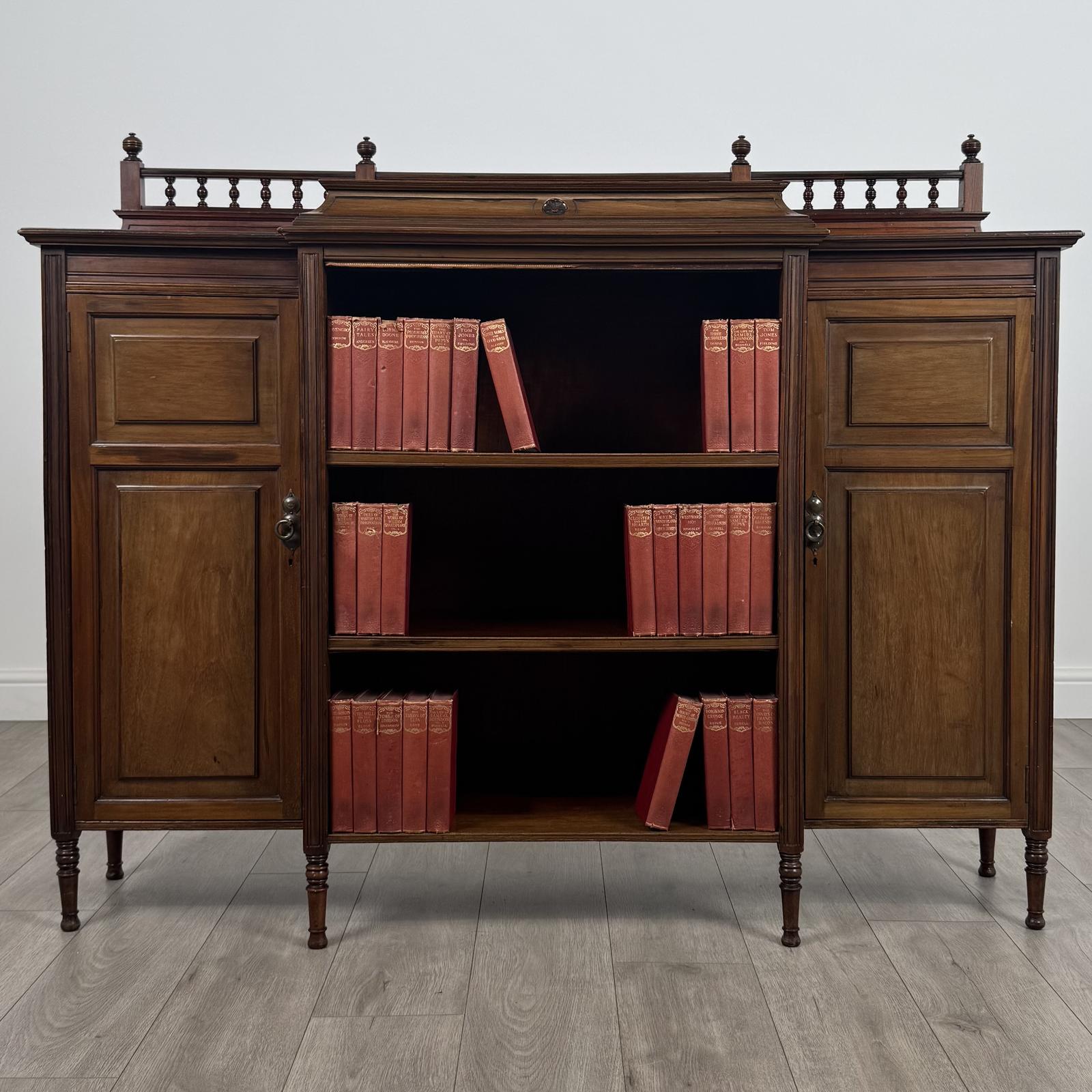 Antique 20th Century Good Quality Cabinet in Mahogany (1 of 11)