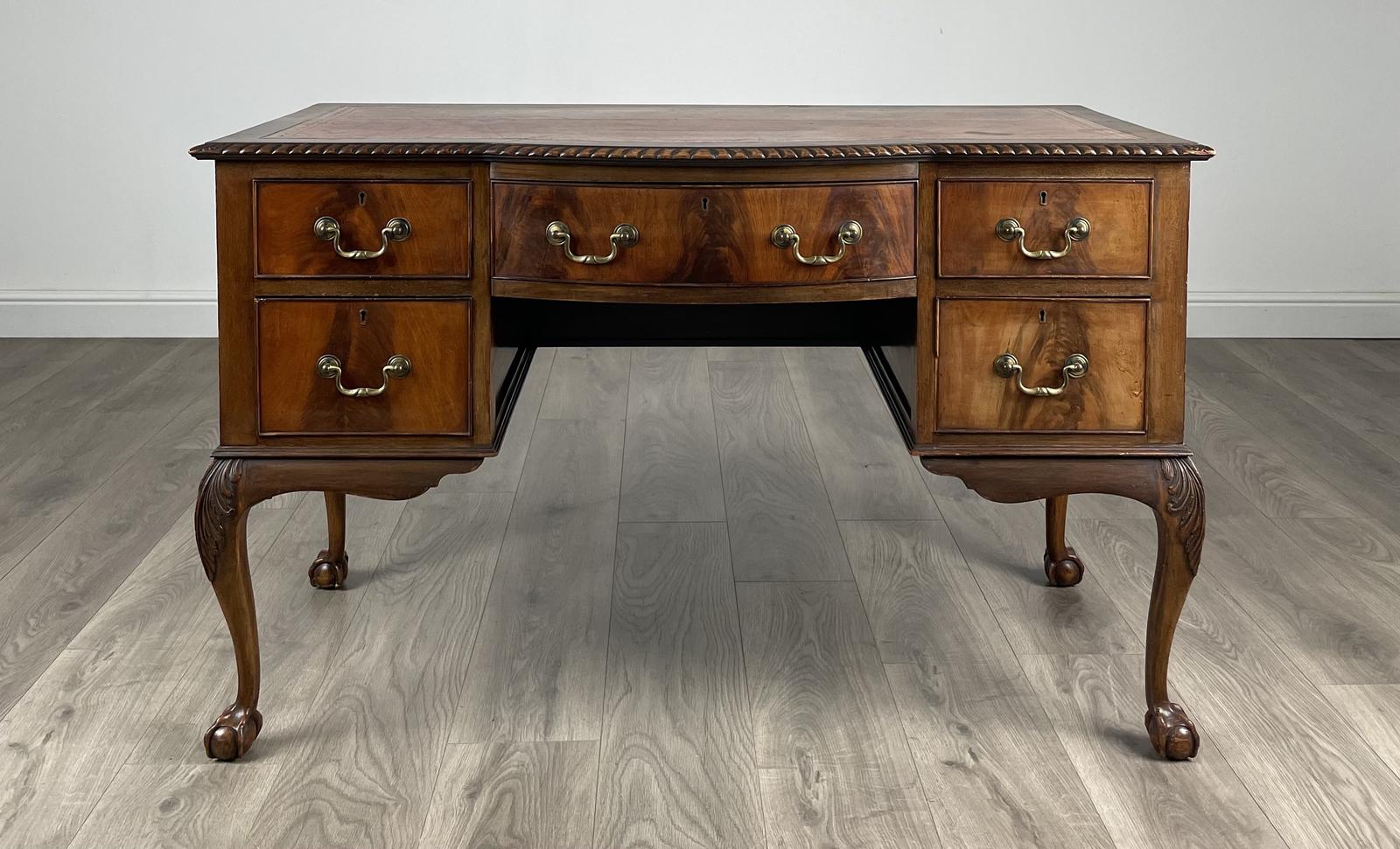 Antique 20th Century Leather Top Writing Desk in Mahogany (1 of 13) Antique 20th Century Leather Top Writing Desk in Mahogany (1 of 13)