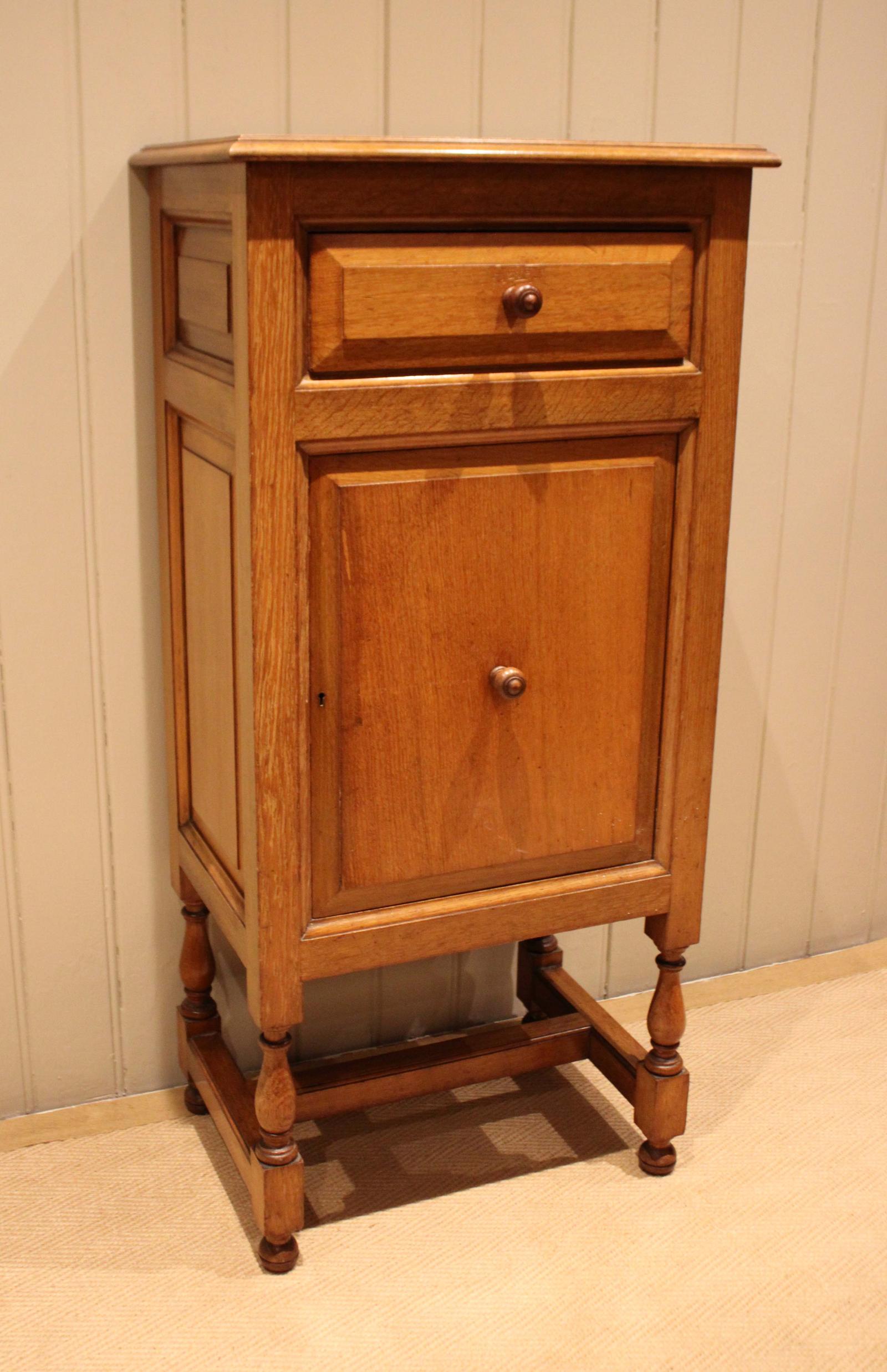 Edwardian Oak Side Cabinet (1 of 13) Edwardian Oak Side Cabinet (1 of 13)