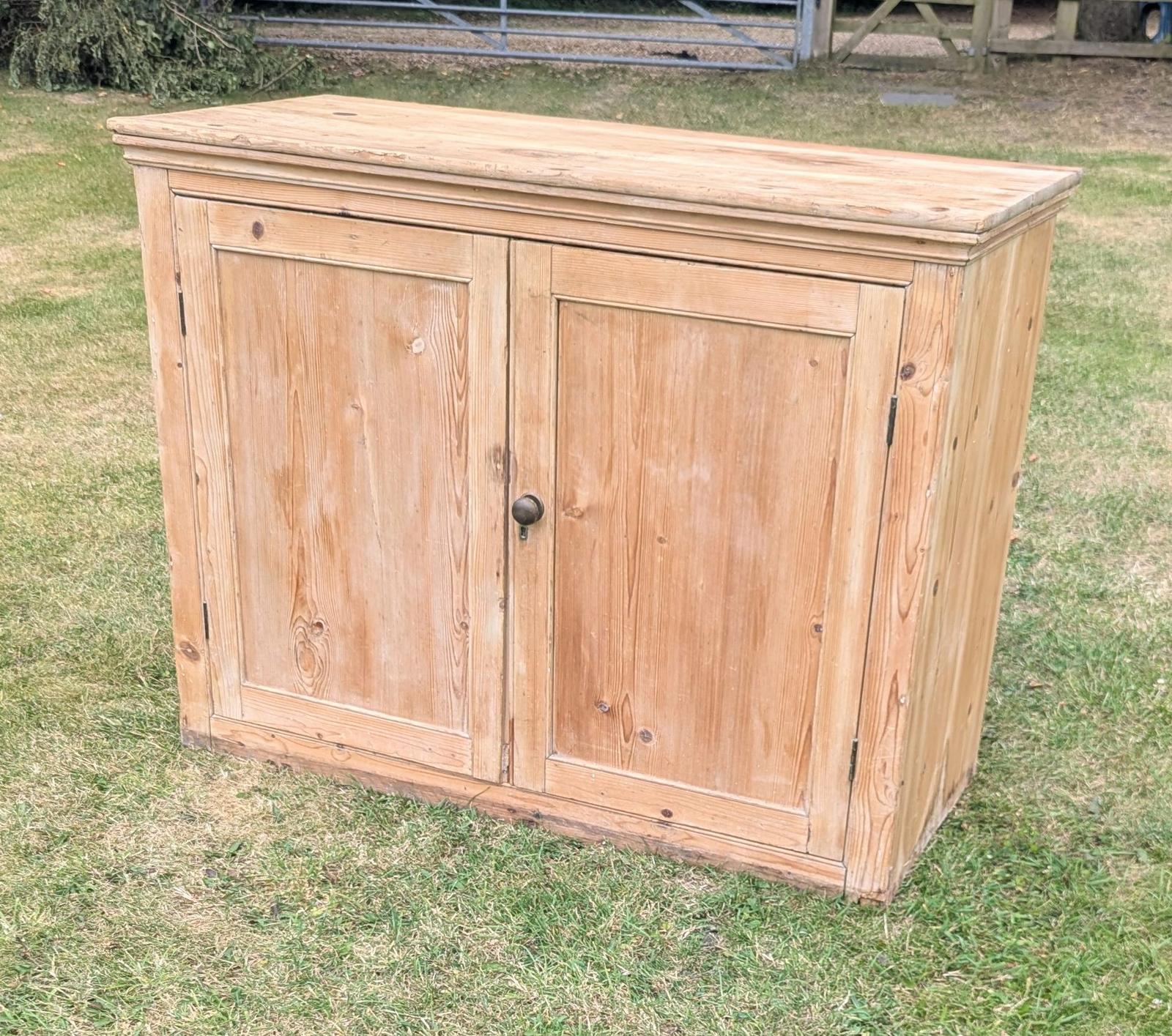 Vintage Victorian Pine Dresser Base 3 Shelf Cupboard - Delivery Available 0356 (1 of 17) Vintage Victorian Pine Dresser Base 3 Shelf Cupboard - Delivery Available 0356 (1 of 17)