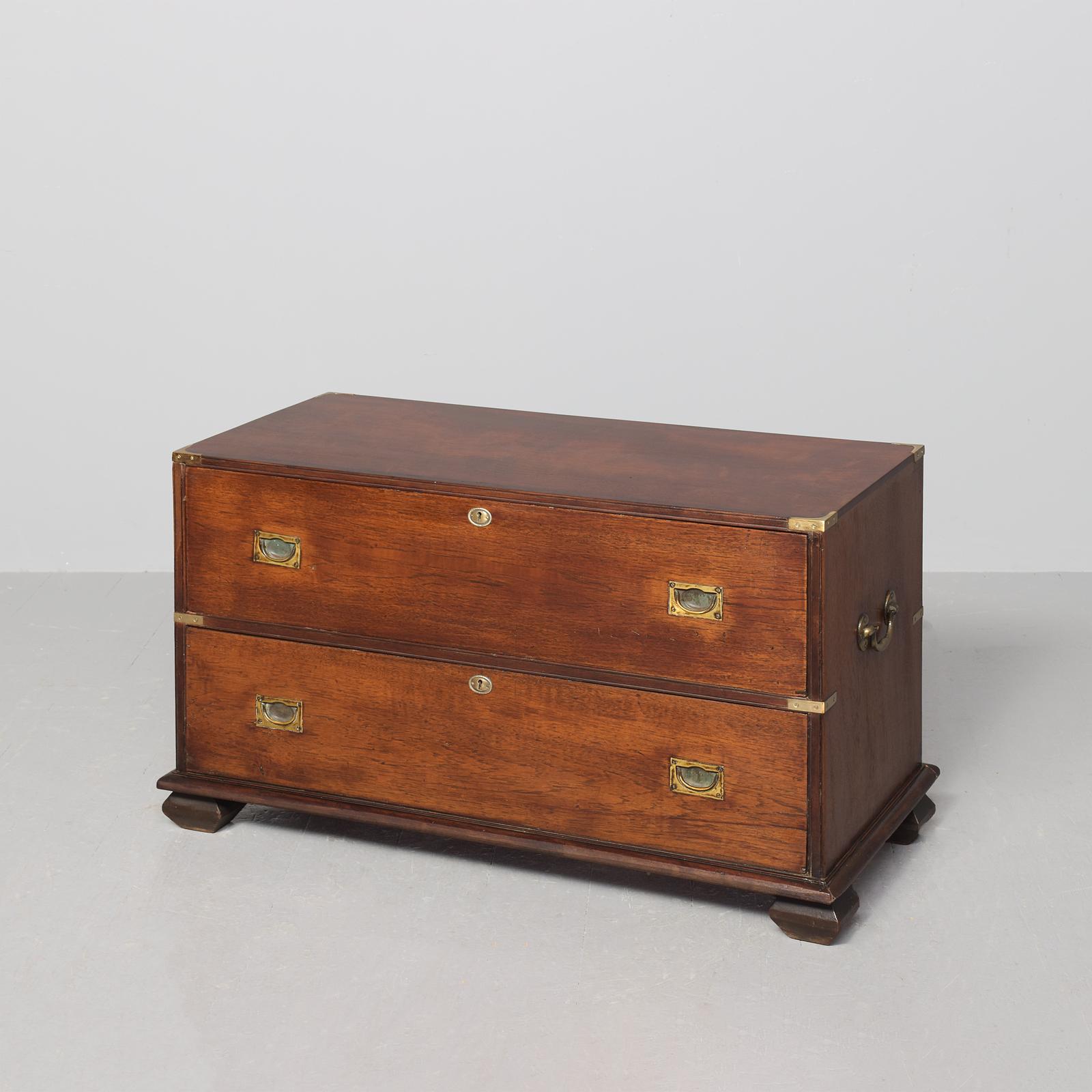 Victorian Small-sized Military (campaign) Mahogany Chest of Drawers (1 of 8) Victorian Small-sized Military (campaign) Mahogany Chest of Drawers (1 of 8)