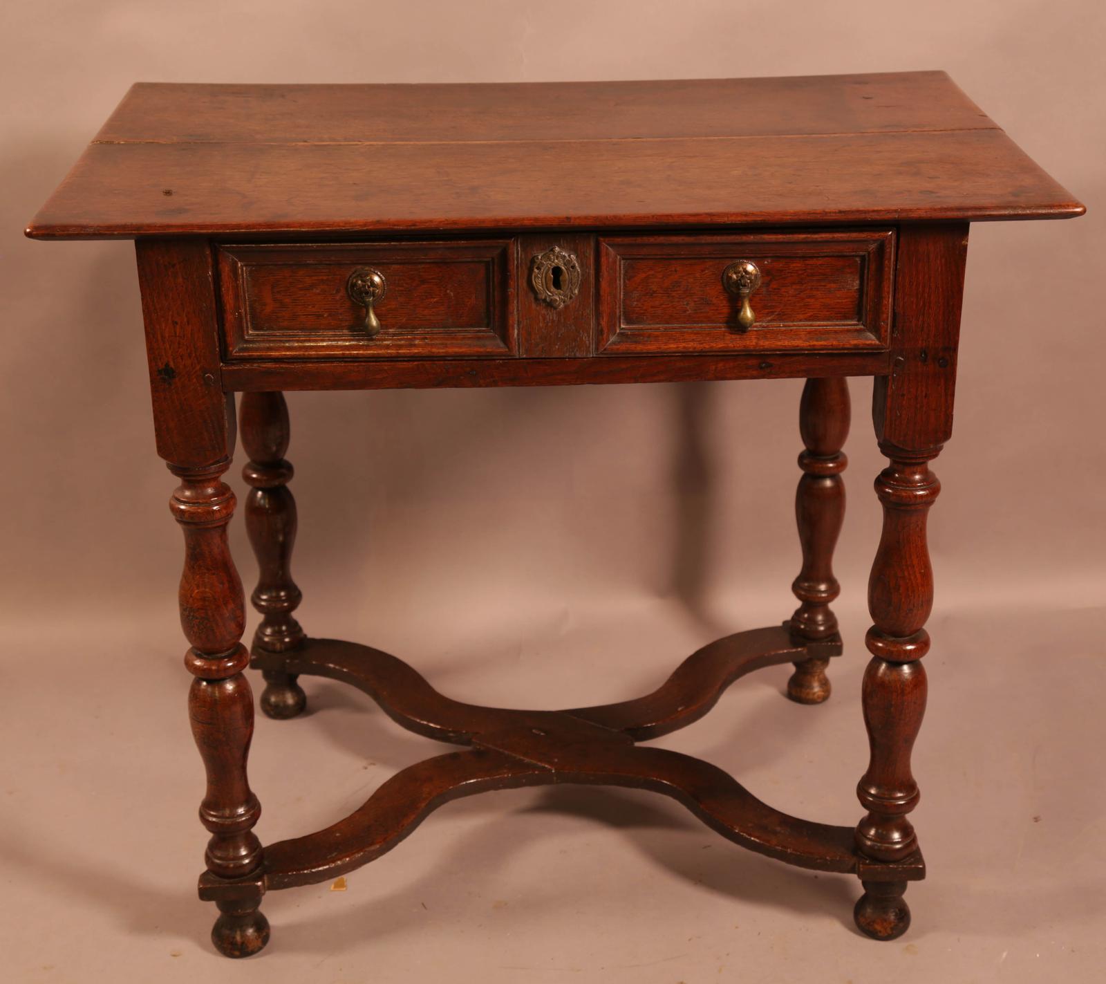 Super William & Mary Side Table in Oak (1 of 9) Super William & Mary Side Table in Oak (1 of 9)