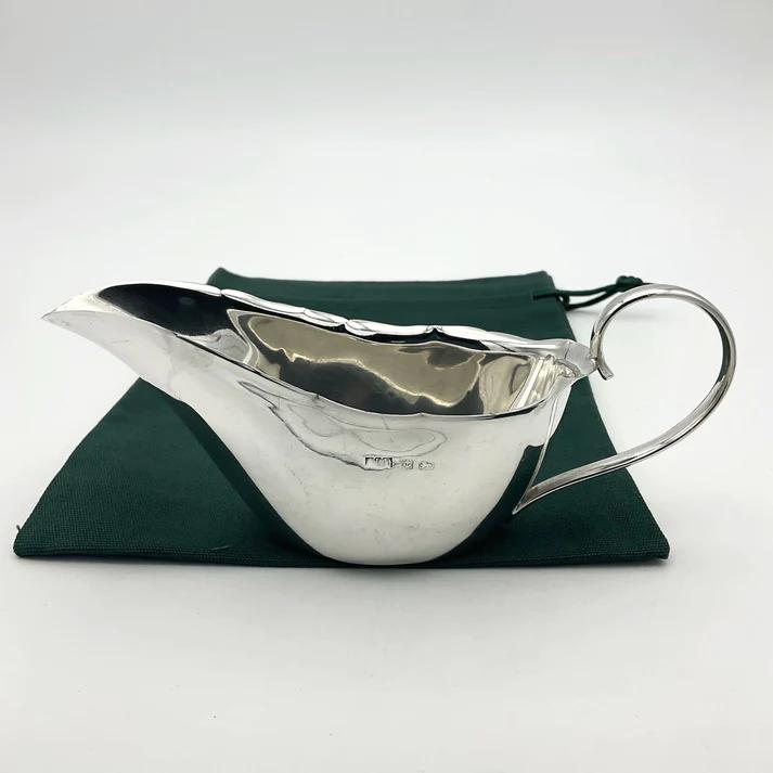 1930s Sterling Silver Sauce Boat or Jug, Small Creamer (1 of 7) 1930s Sterling Silver Sauce Boat or Jug, Small Creamer (1 of 7)