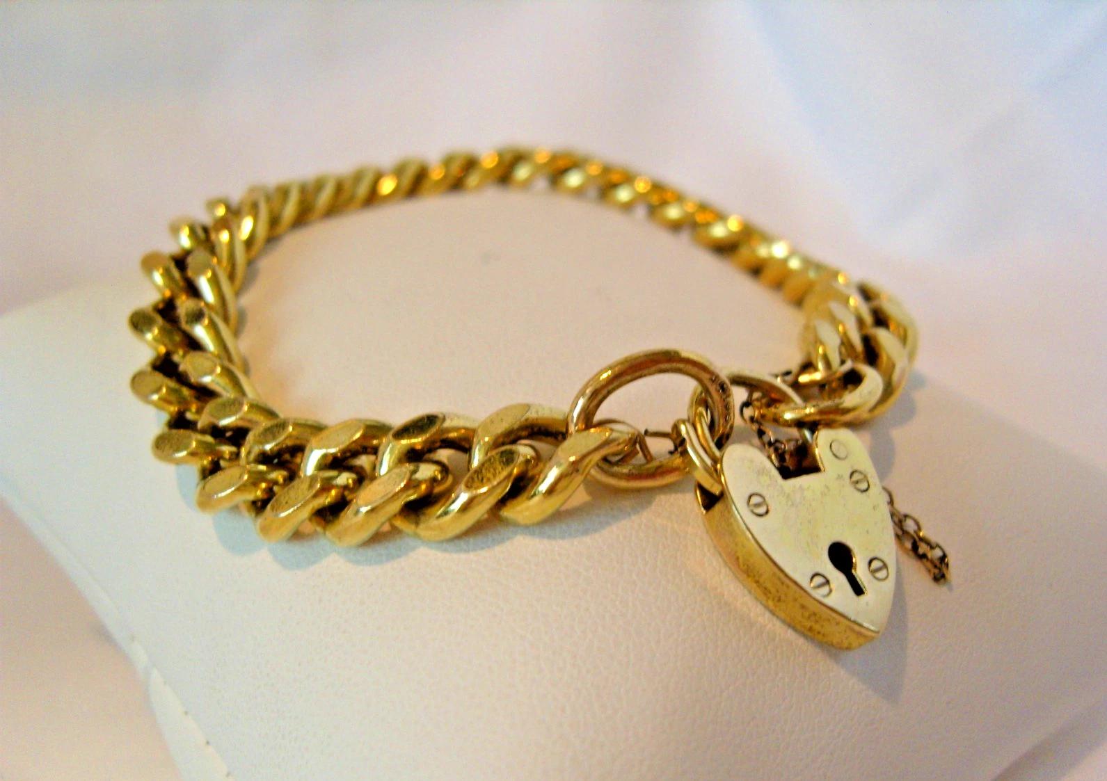Bracelet 9ct Gold Plated Vintage 1940s Chunky Curb Link & Love Heart Padlock 35.9g (1 of 9) Bracelet 9ct Gold Plated Vintage 1940s Chunky Curb Link & Love Heart Padlock 35.9g (1 of 9)