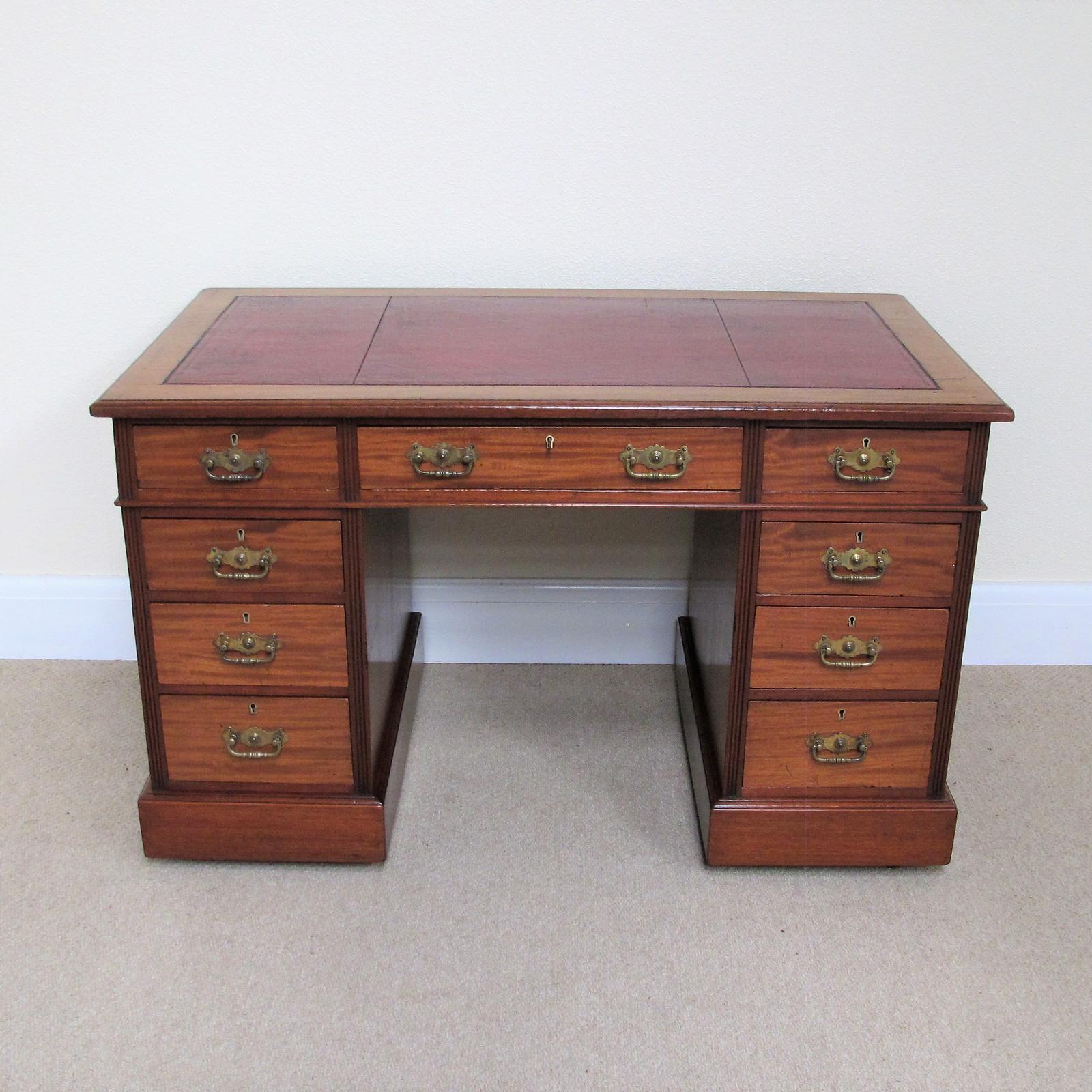 Edwardian Mahogany Pedestal Desk (1 of 10) Edwardian Mahogany Pedestal Desk (1 of 10)