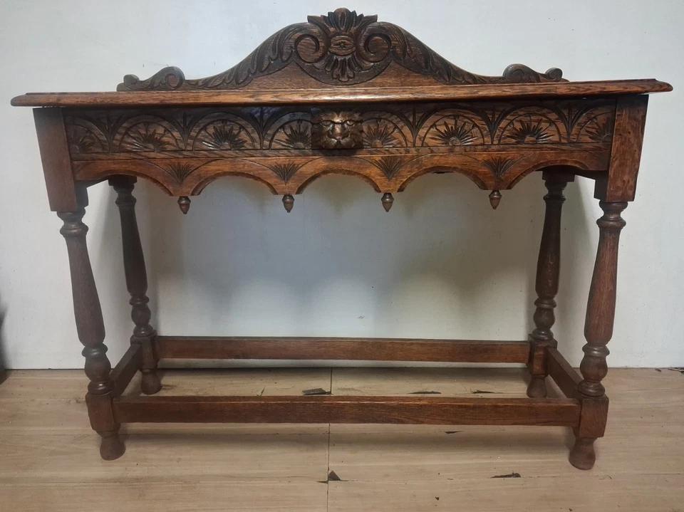 Antique Oak Carved Console Hall Table with Green Man Carving Gothic Piece (1 of 12) Antique Oak Carved Console Hall Table with Green Man Carving Gothic Piece (1 of 12)
