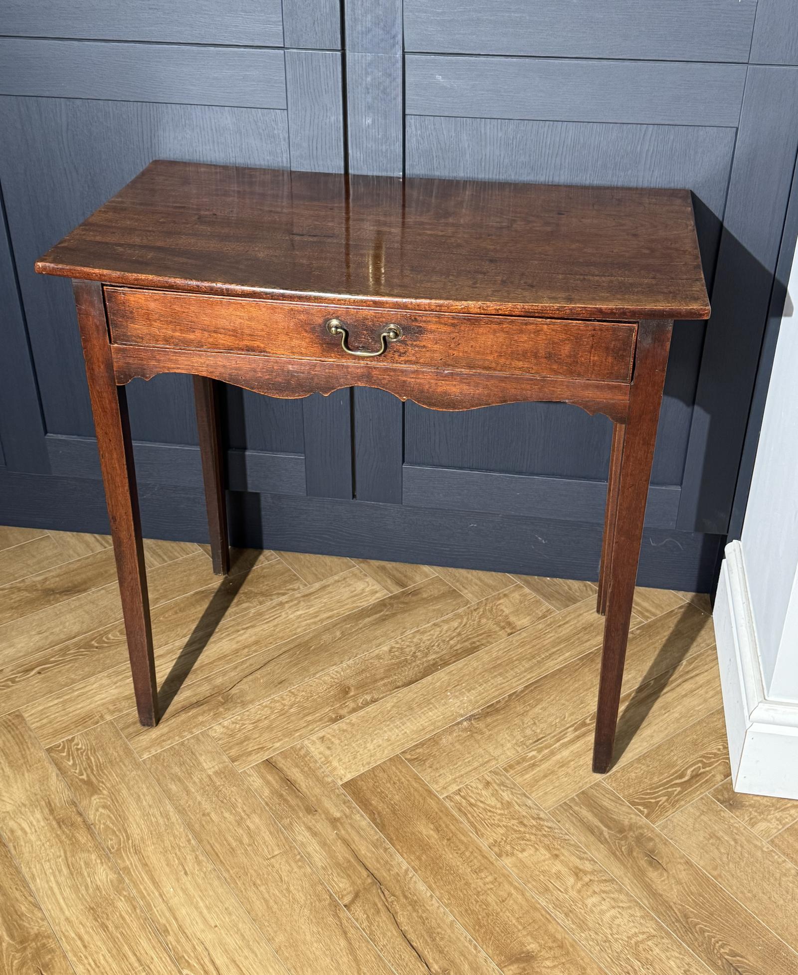 Georgian Mahogany Bow Side Table (1 of 10) Georgian Mahogany Bow Side Table (1 of 10)